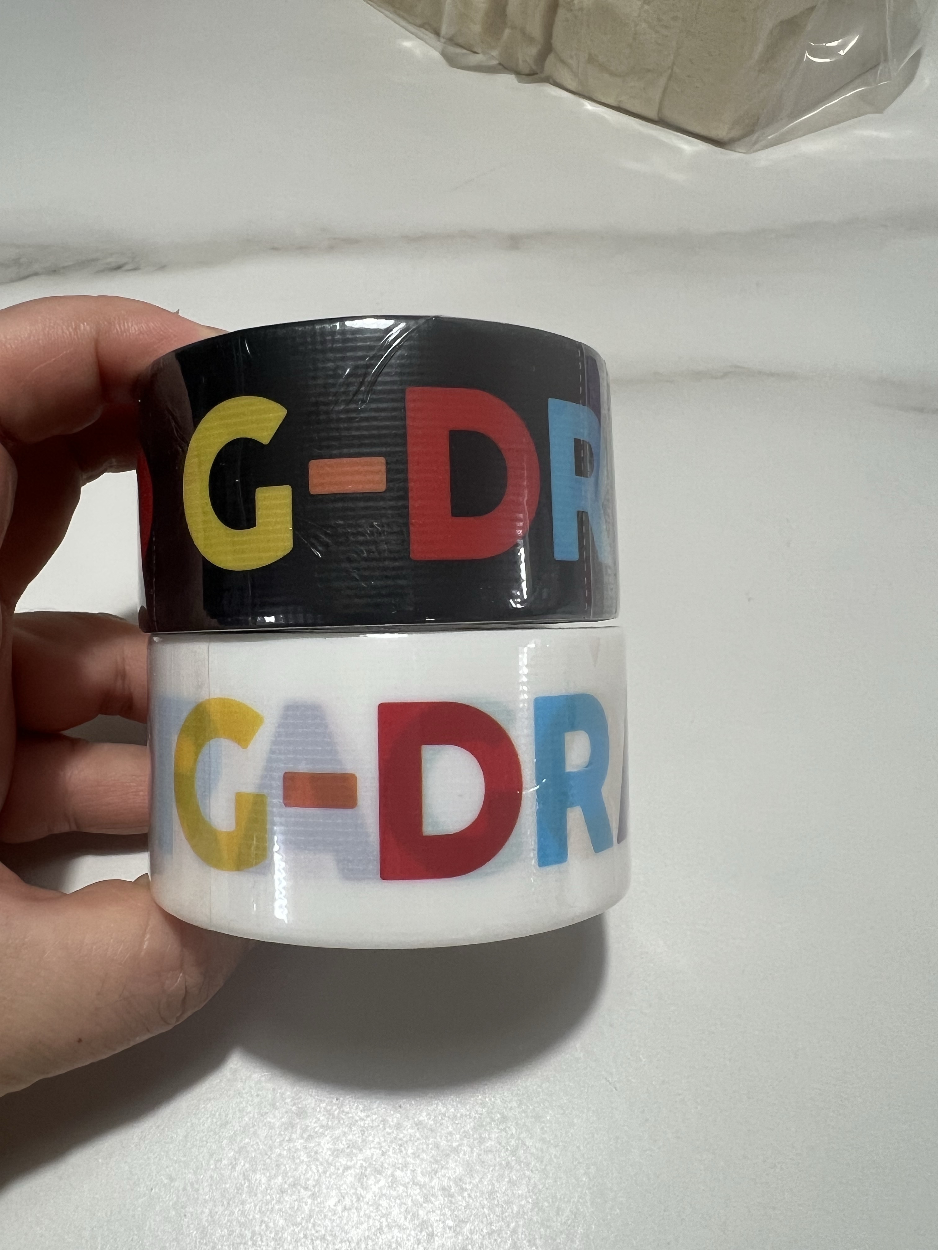 G-DRAGON Ubermensch Duct Tape A Ver. (Set of 2) 착용 스타일 - 2