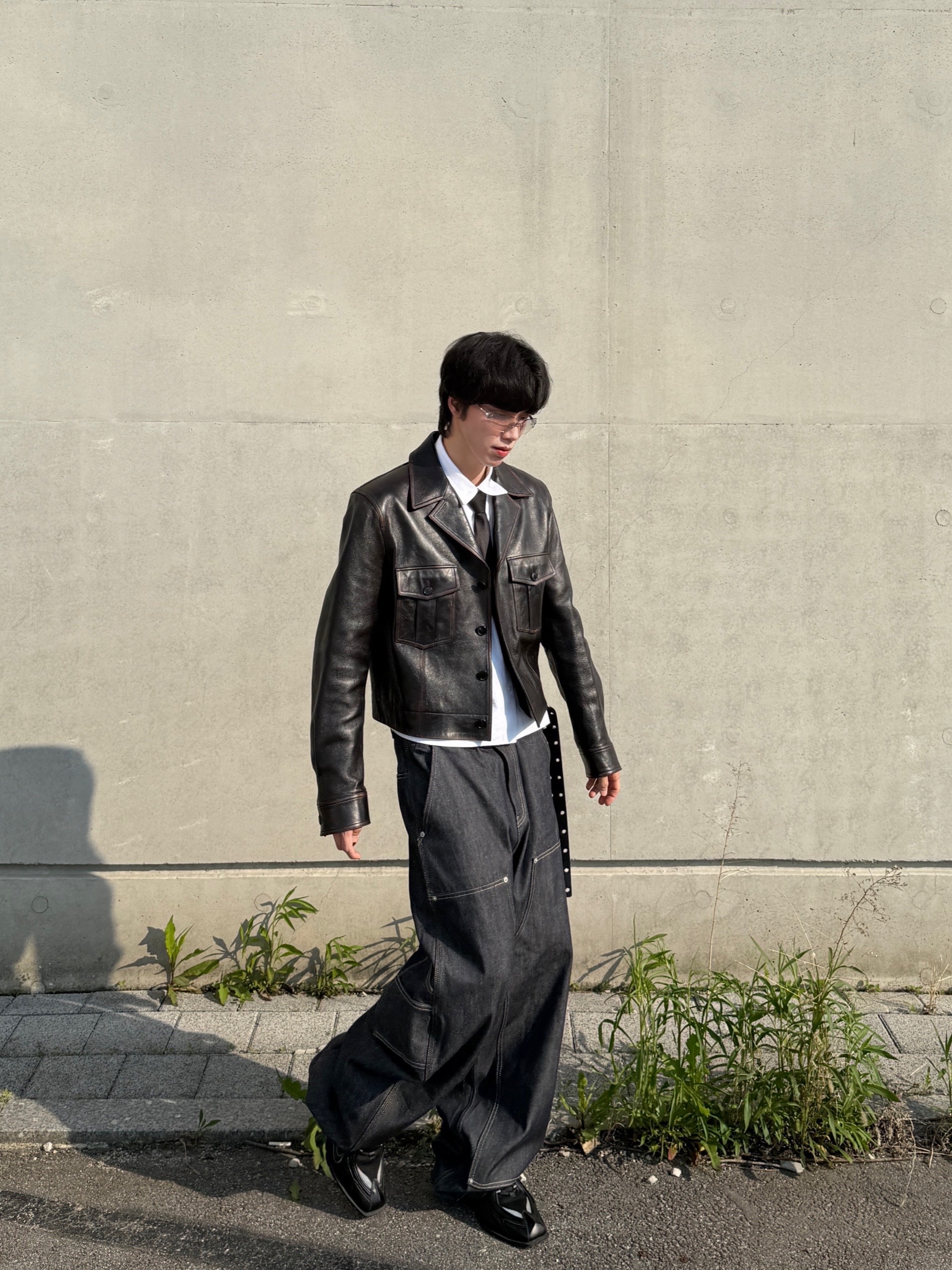 Gentle Monster x Jennie Jentle Salon Glitter 02 Silver Metal Brown Gradient, Nike x Martine Rose Shox MR4 Black 착용 스타일 - 5