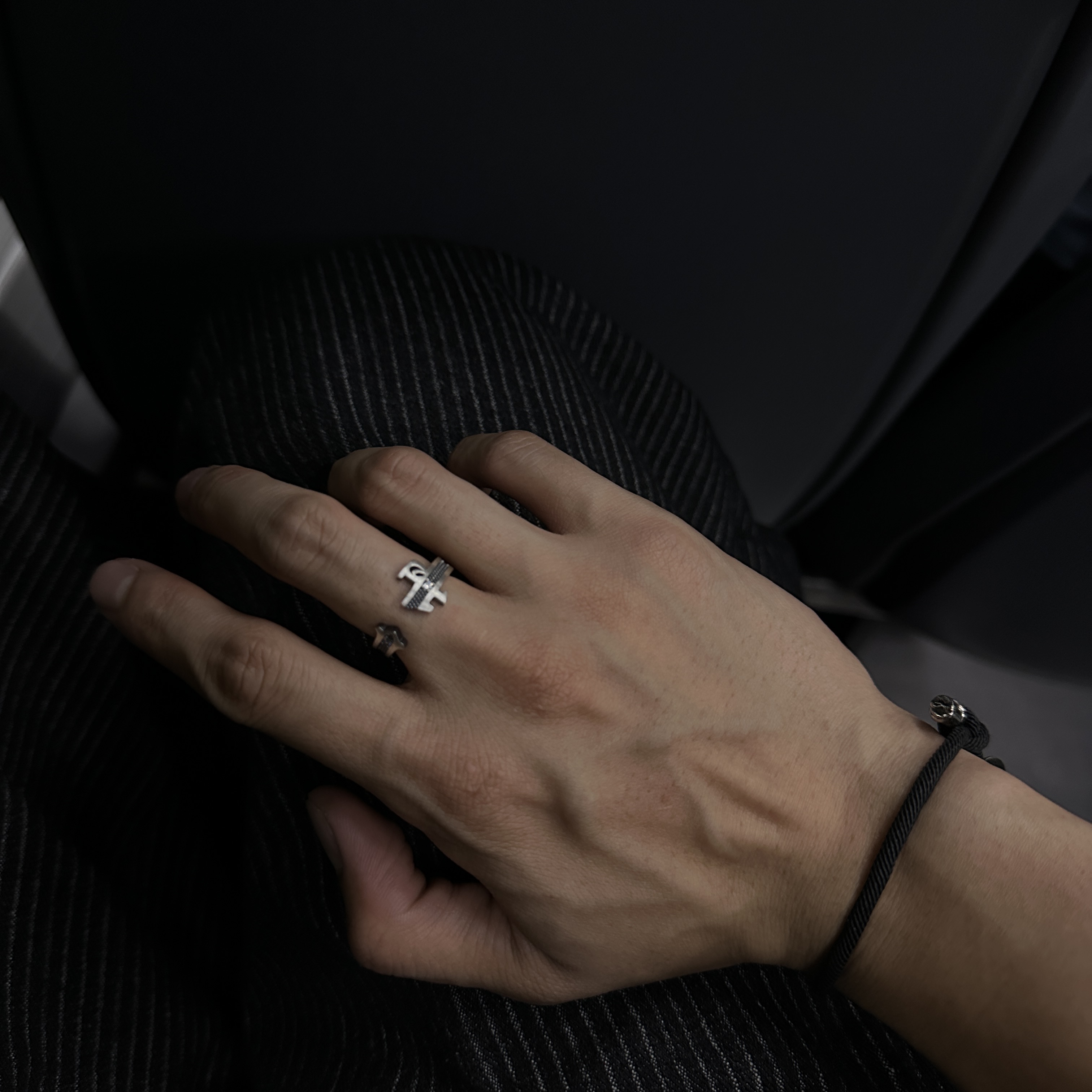 [프리오더] Polyteru 925 Silver Ring 002 Cross Bone, [프리오더] Polyteru 925 Silver Ring 001 Symbol P 착용 스타일 - 3