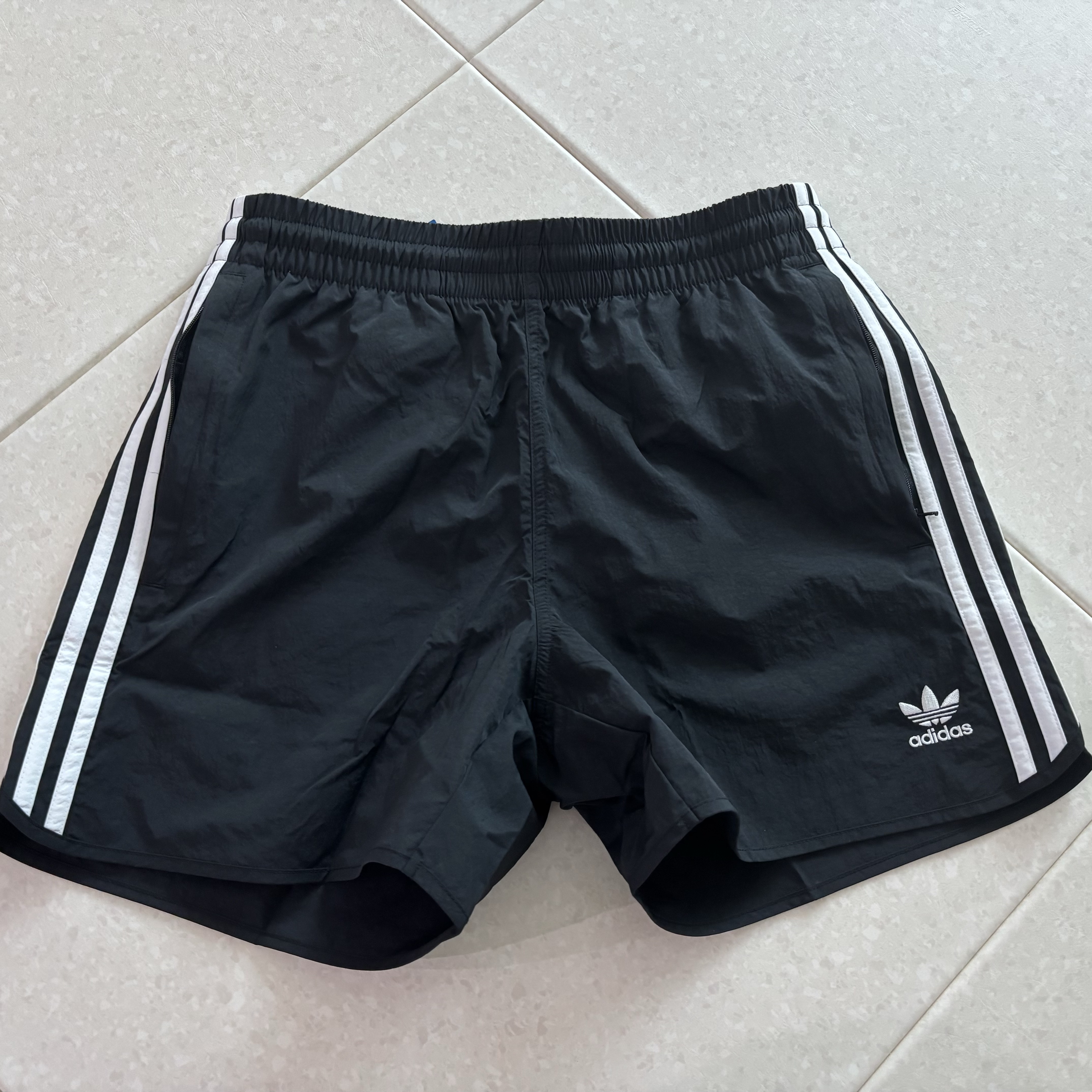 Adidas Adicolor Classic Sprinter Shorts Black - KR Sizing 착용 스타일