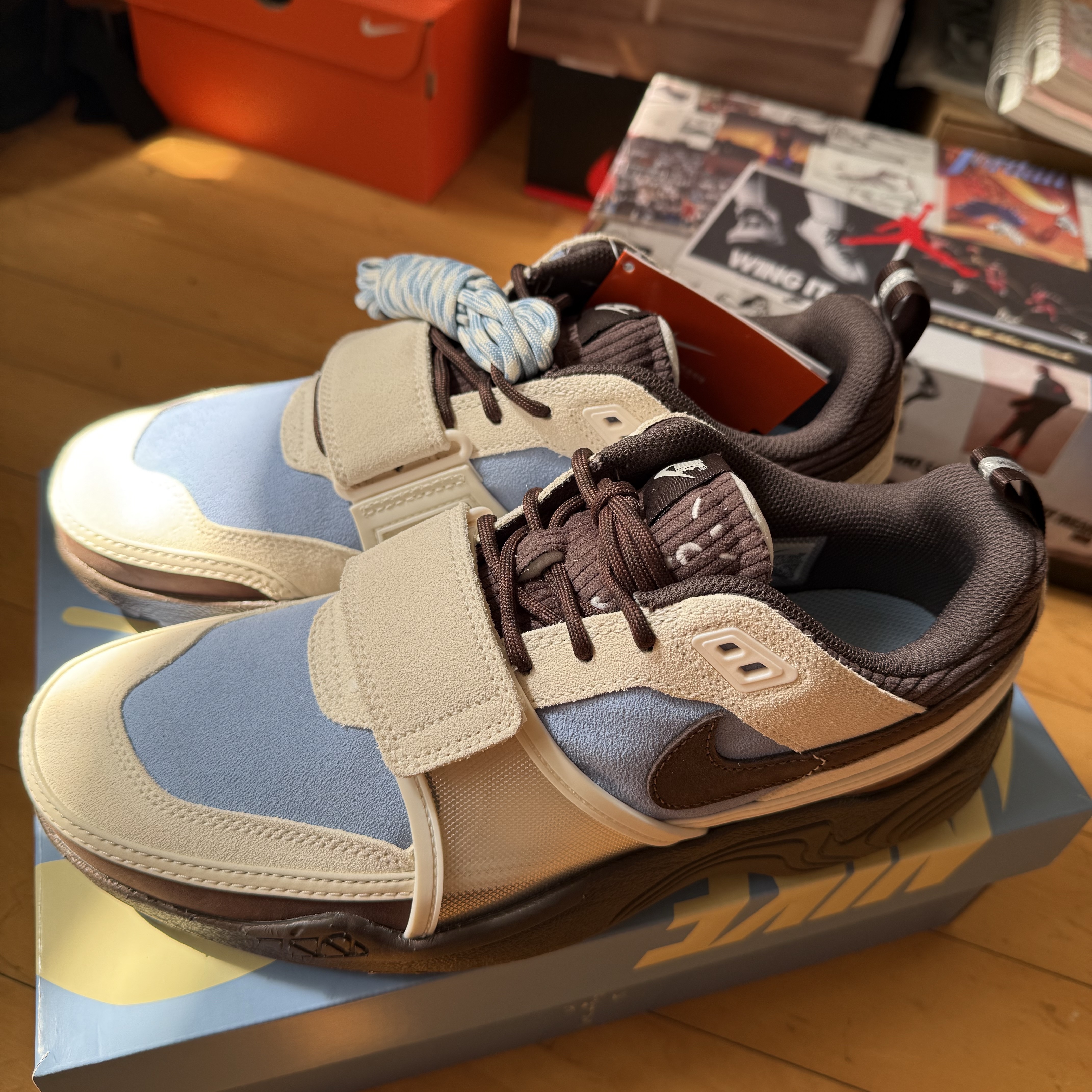 Nike x Travis Scott Zoom Field Jaxx Pale Ivory and Leche Blue 착용 스타일 - 4