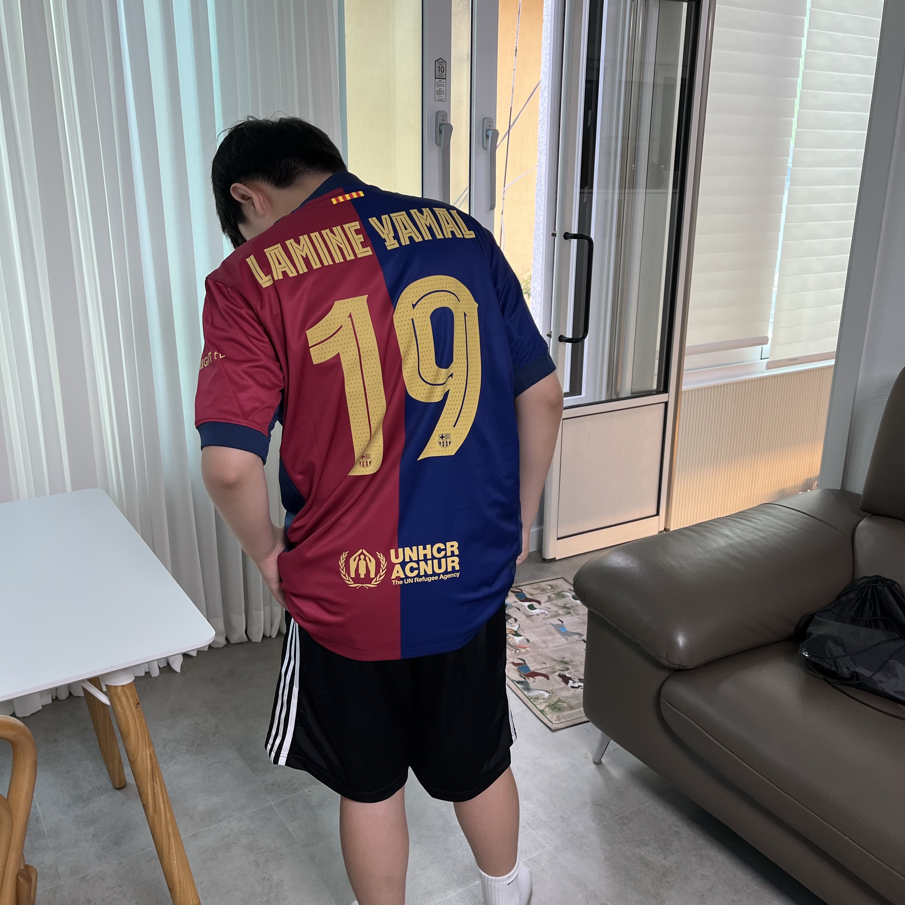 Nike FC Barcelona 2024/25 Dri-Fit Stadium Home Jersey Deep Royal Blue Noble Red (Non Marking Ver.) 착용 스타일
