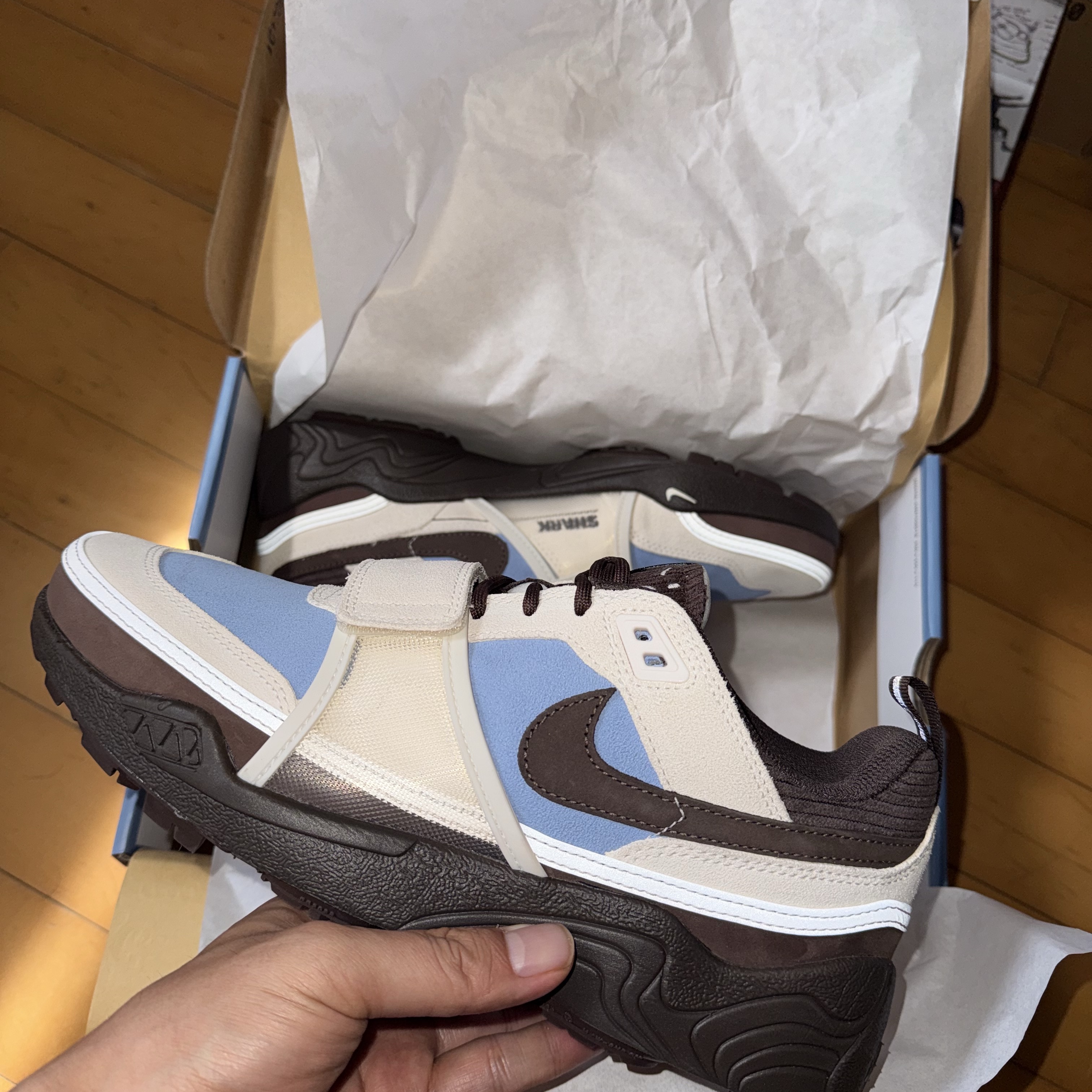 Nike x Travis Scott Zoom Field Jaxx Pale Ivory and Leche Blue 착용 스타일 - 2
