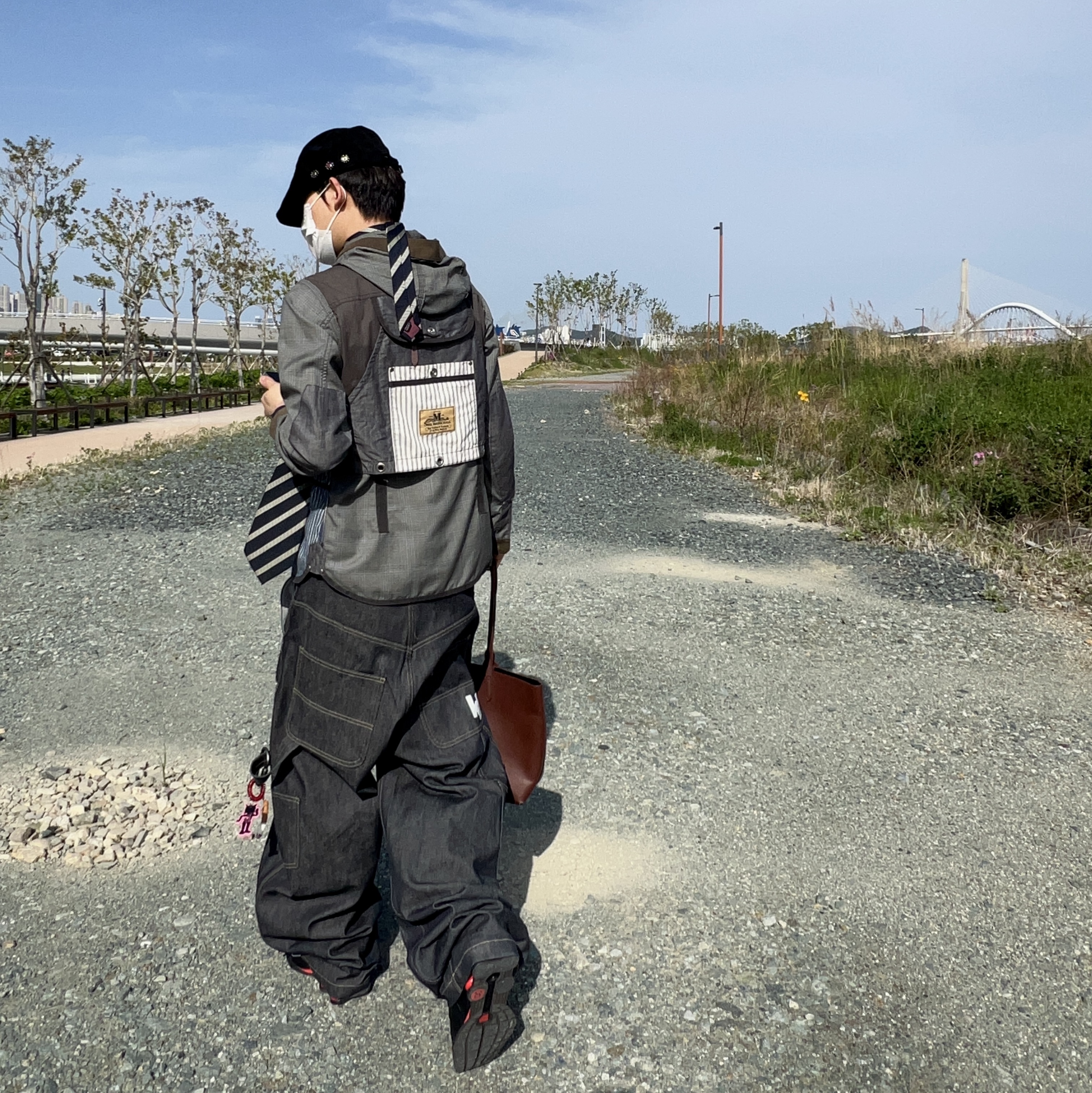 Kookeesee Eco Suede Stud Hunting Cap Black, Nike x Martine Rose Shox MR4 Black 착용 스타일 - 5