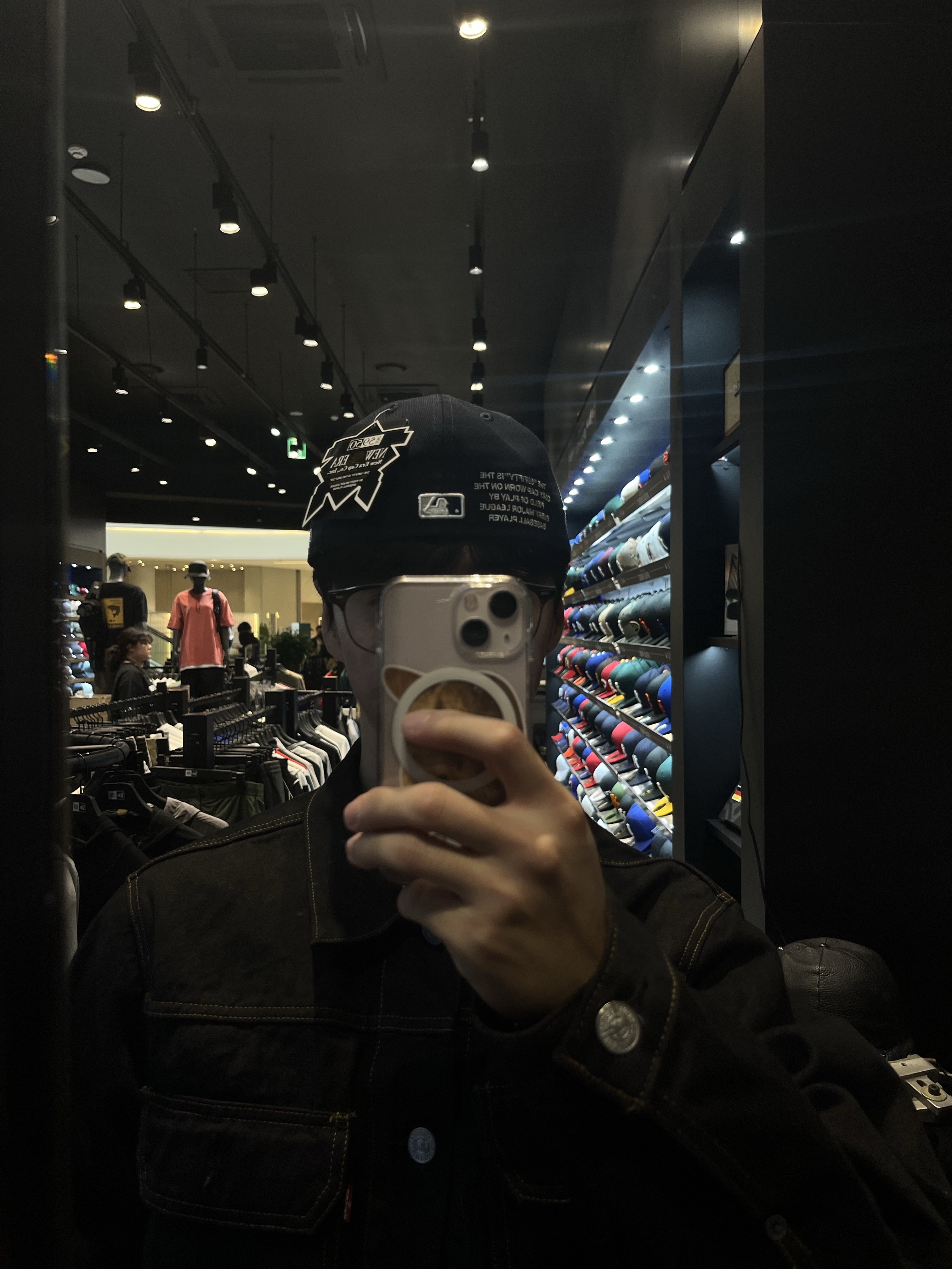 New Era 59Fifty MLB Authentic New York Yankees Game Navy, Stussy x Levi's Crispy Rinse Trucker Jacket Black 착용 스타일