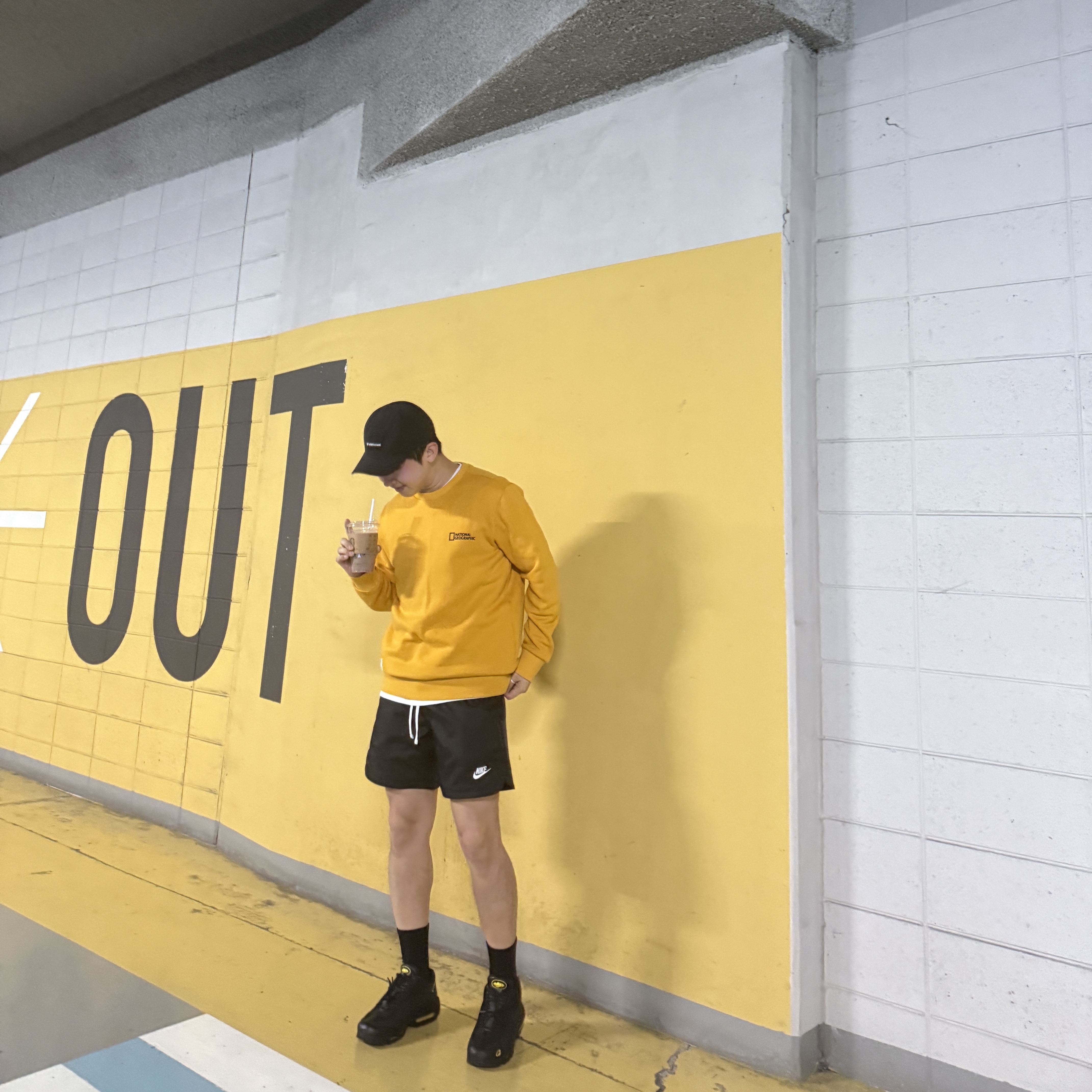 Nike x Corteiz Air Max 95 Black and Tour Yellow 착용 스타일