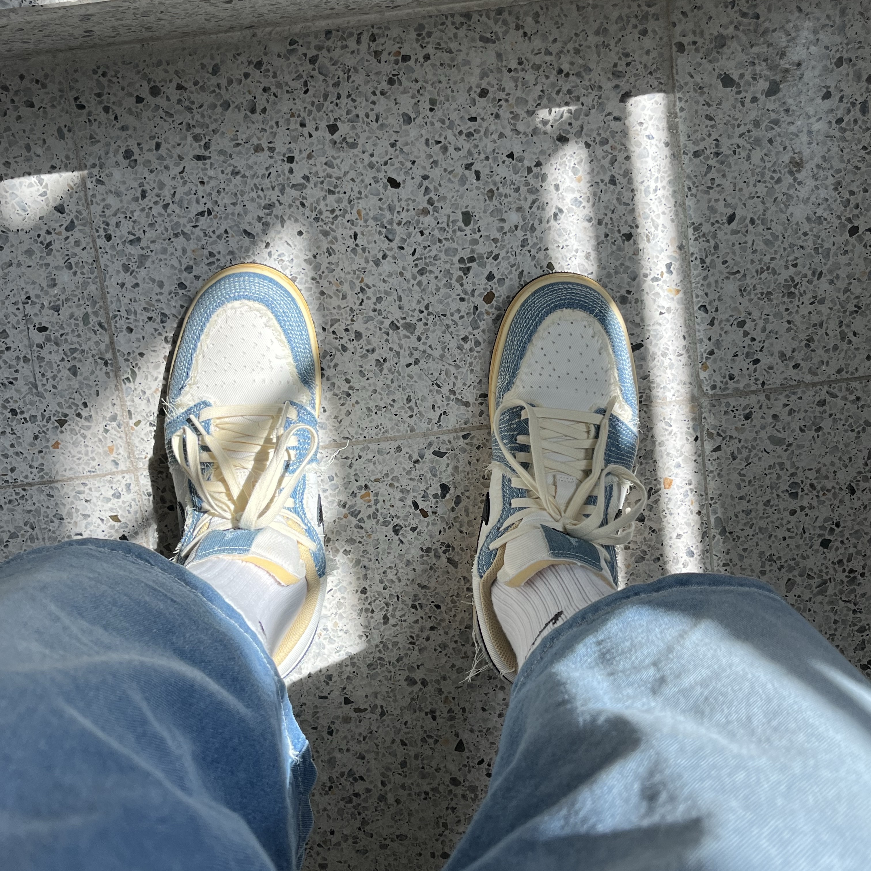 SLOW RECORD HOUSE Carpenter Bermuda Wide Denim Pants Medium Blue, Jordan 1 Low World Make Japan 착용 스타일
