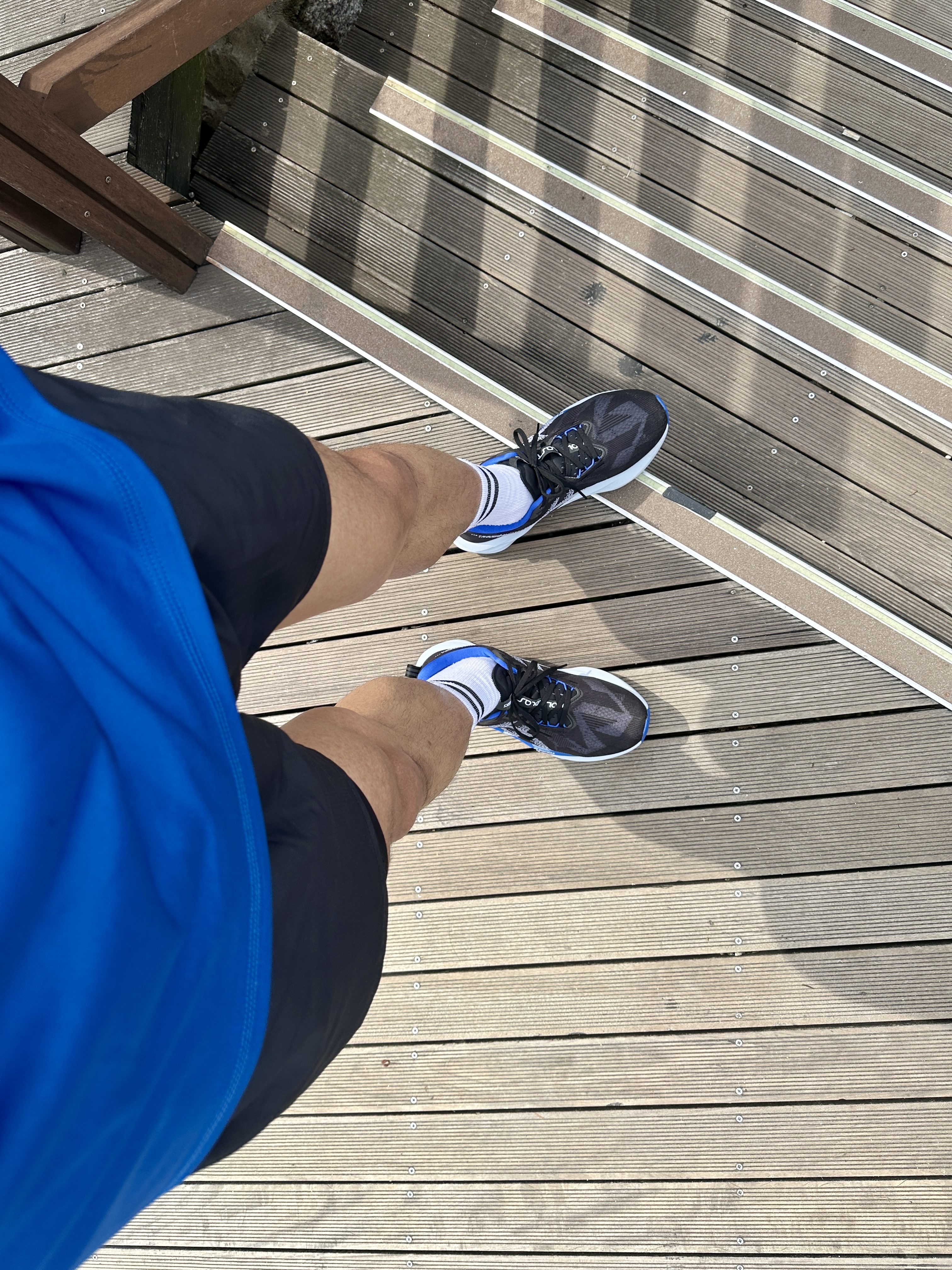 Asics Novablast 5 Black White, 100% Hypercraft LE Bastille Blue Mirror Photochromic Lens 착용 스타일 - 2
