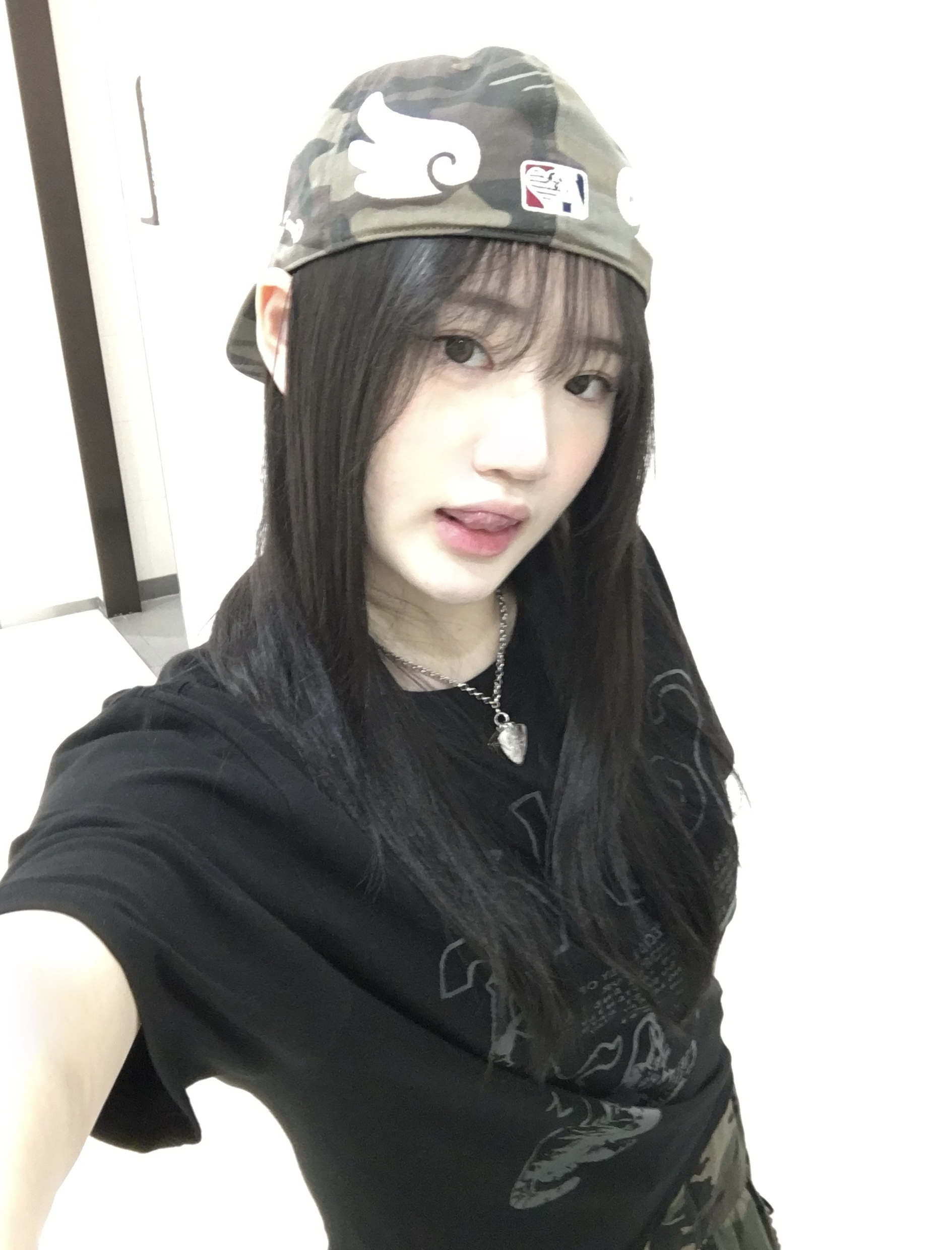 AEAE Ae Symbol Angel Wing Cap Camo 착용 스타일 - 3