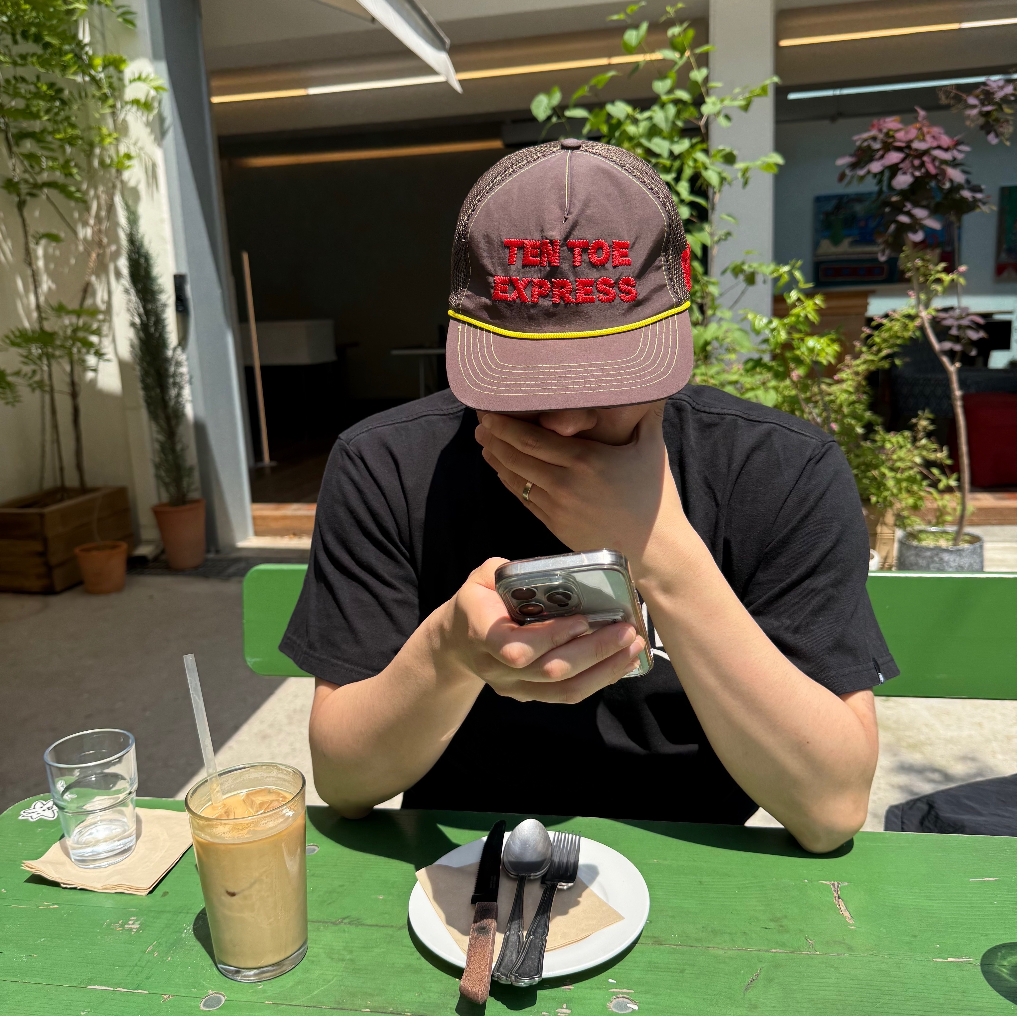 Alex Zono Ten Toe Express Trucker Hat Brown, [6% 적립] Deus Ex Machina Seoul College Address Tee Black 착용 스타일