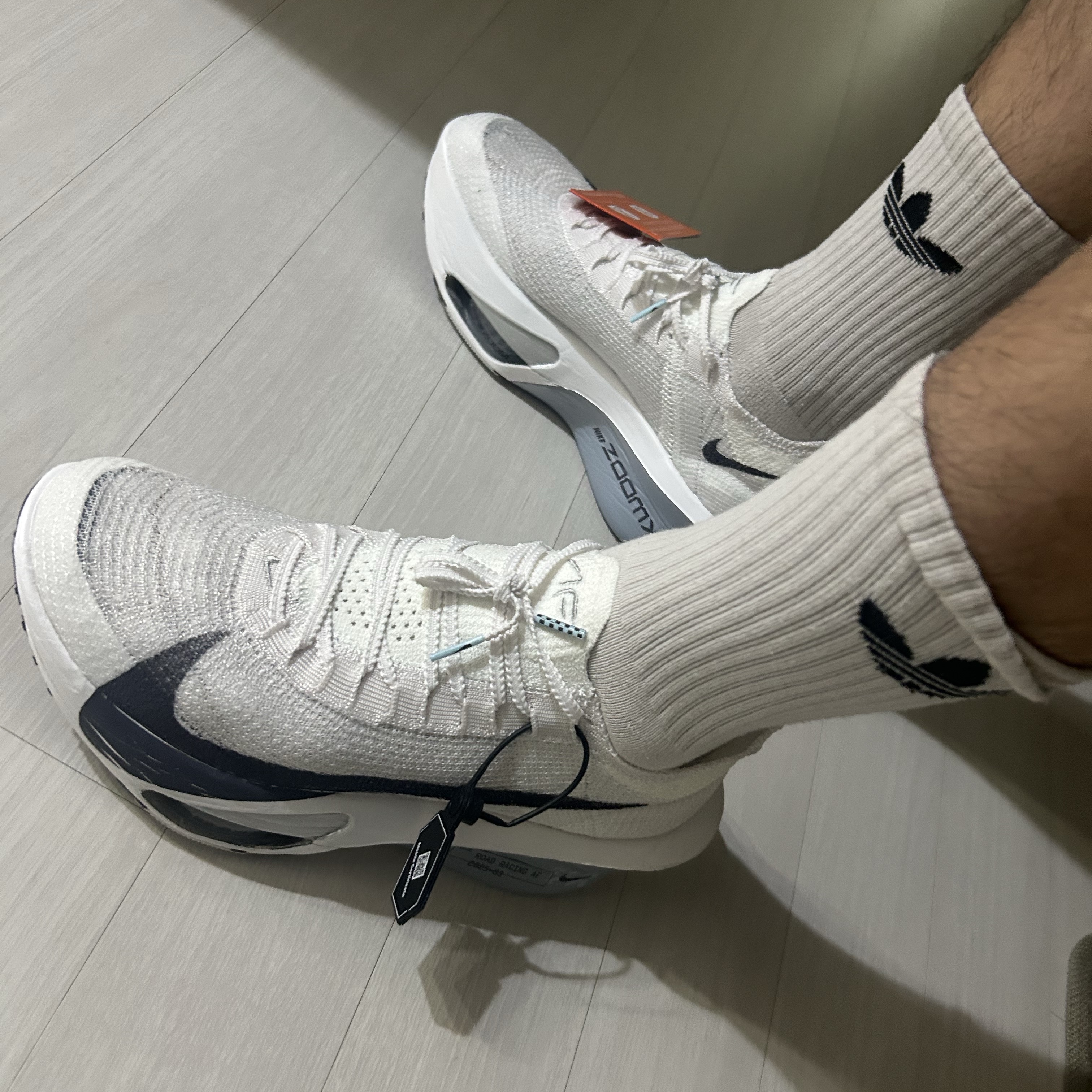 Nike Air Zoom Alphafly Next% 3 White Pure Platinum 착용 스타일 - 2