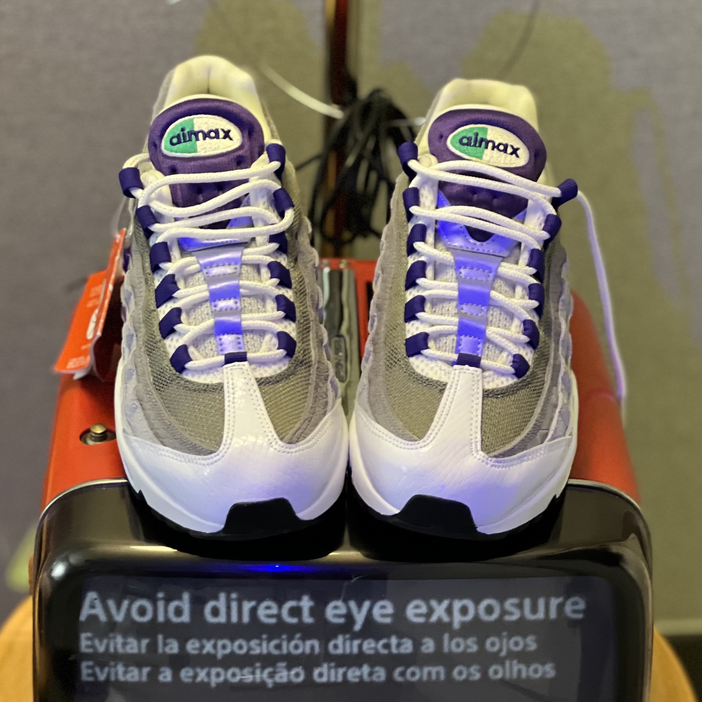 Nike Air Max 95 Grape Snakeskin 착용 스타일