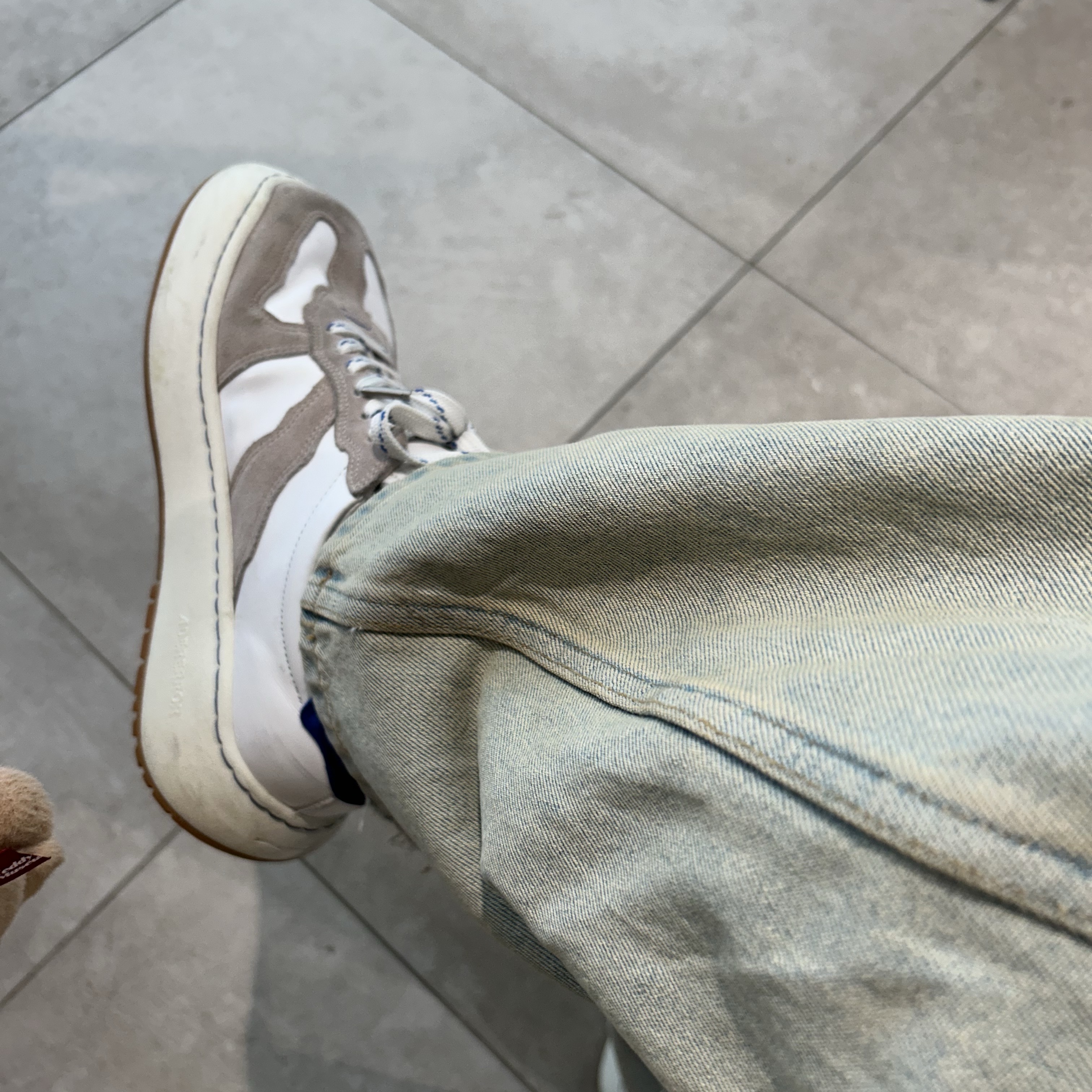 Ader Error Log; Baus Off White 착용 스타일