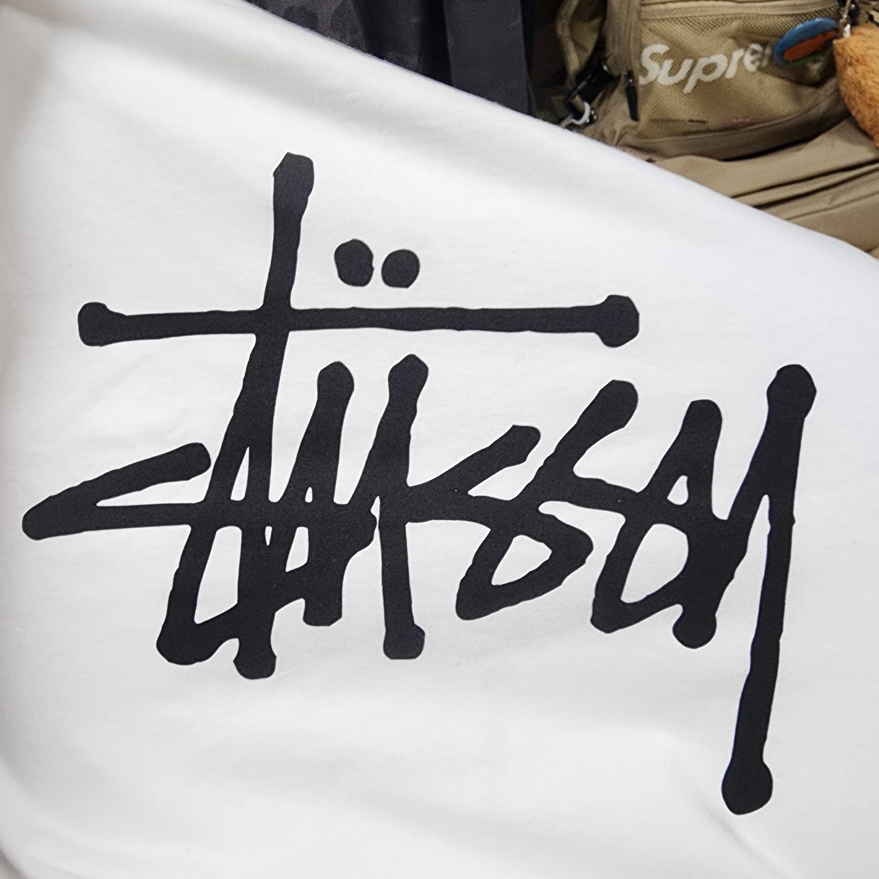 Stussy Basic Stussy T-Shirt White 2024, 2025 착용 스타일 - 2