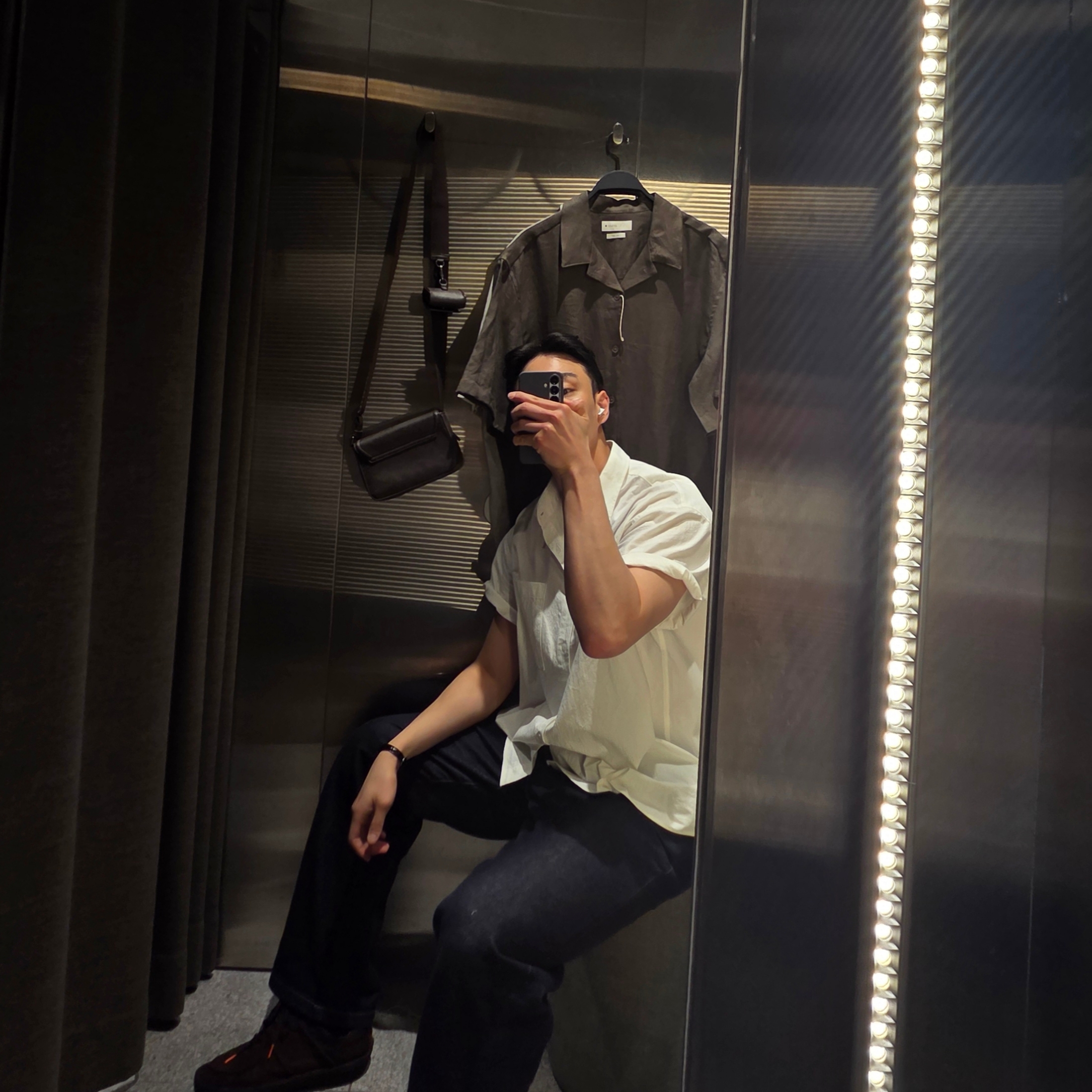 [SS25] moif Uniform Half Shirt Ecru 착용 스타일