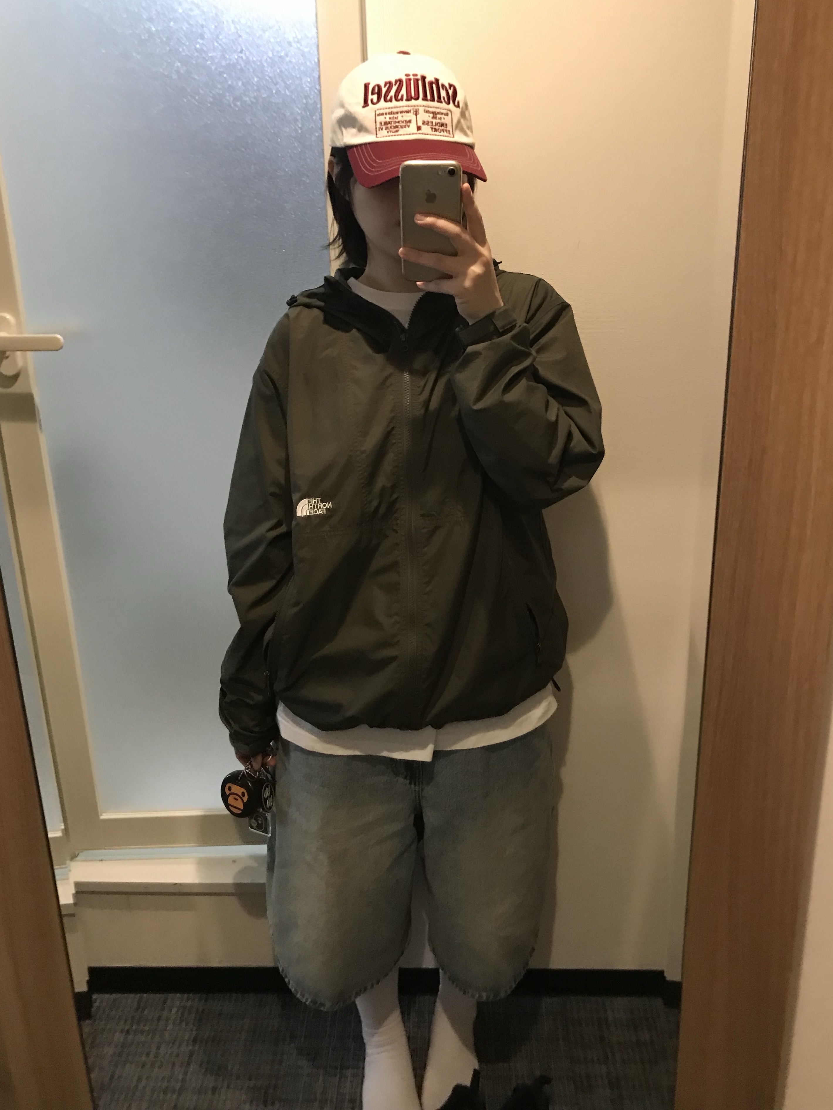 BAPE Baby Milo Keychain Brown 착용 스타일