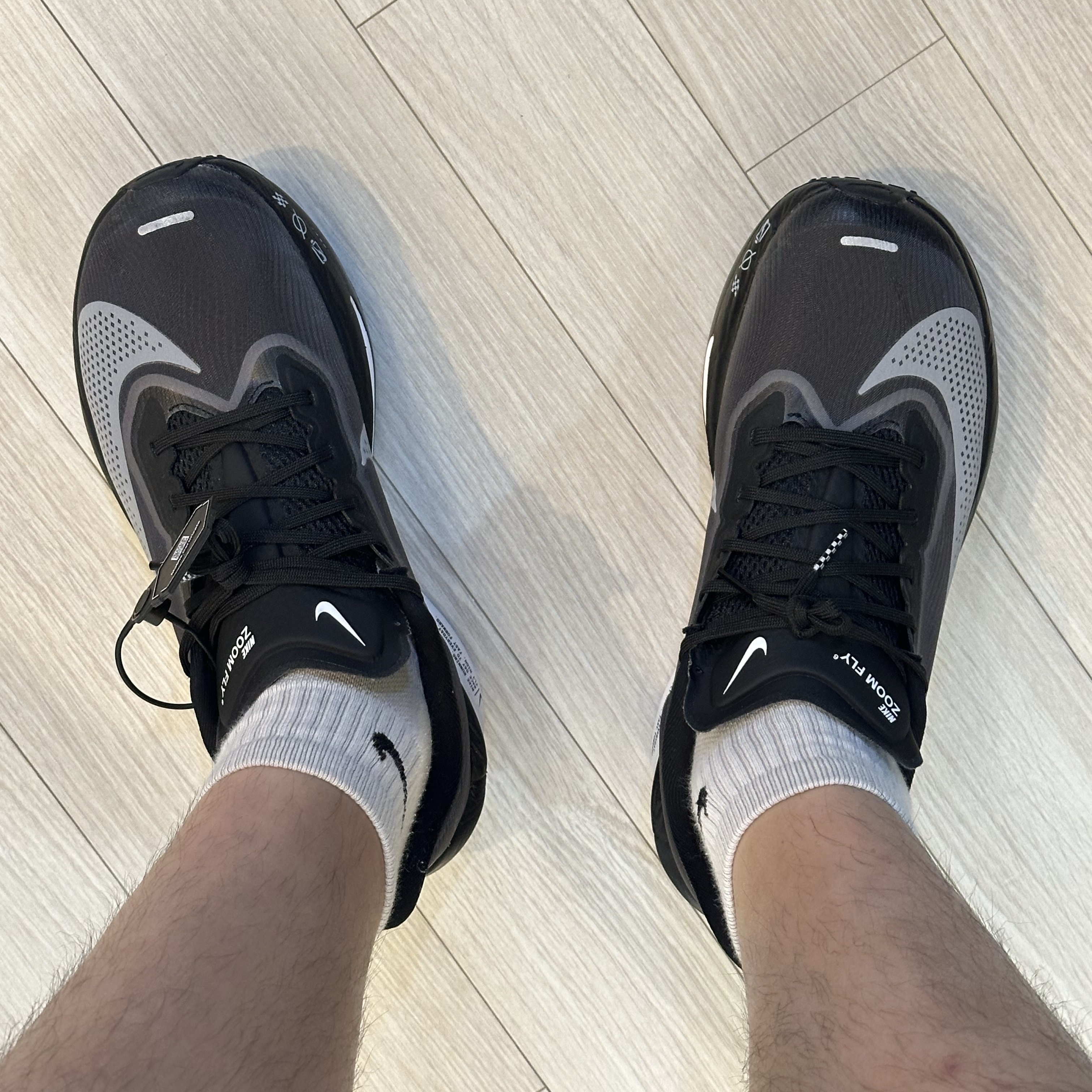 Nike Zoom Fly 6 Black Light Smoke Grey 착용 스타일 - 2