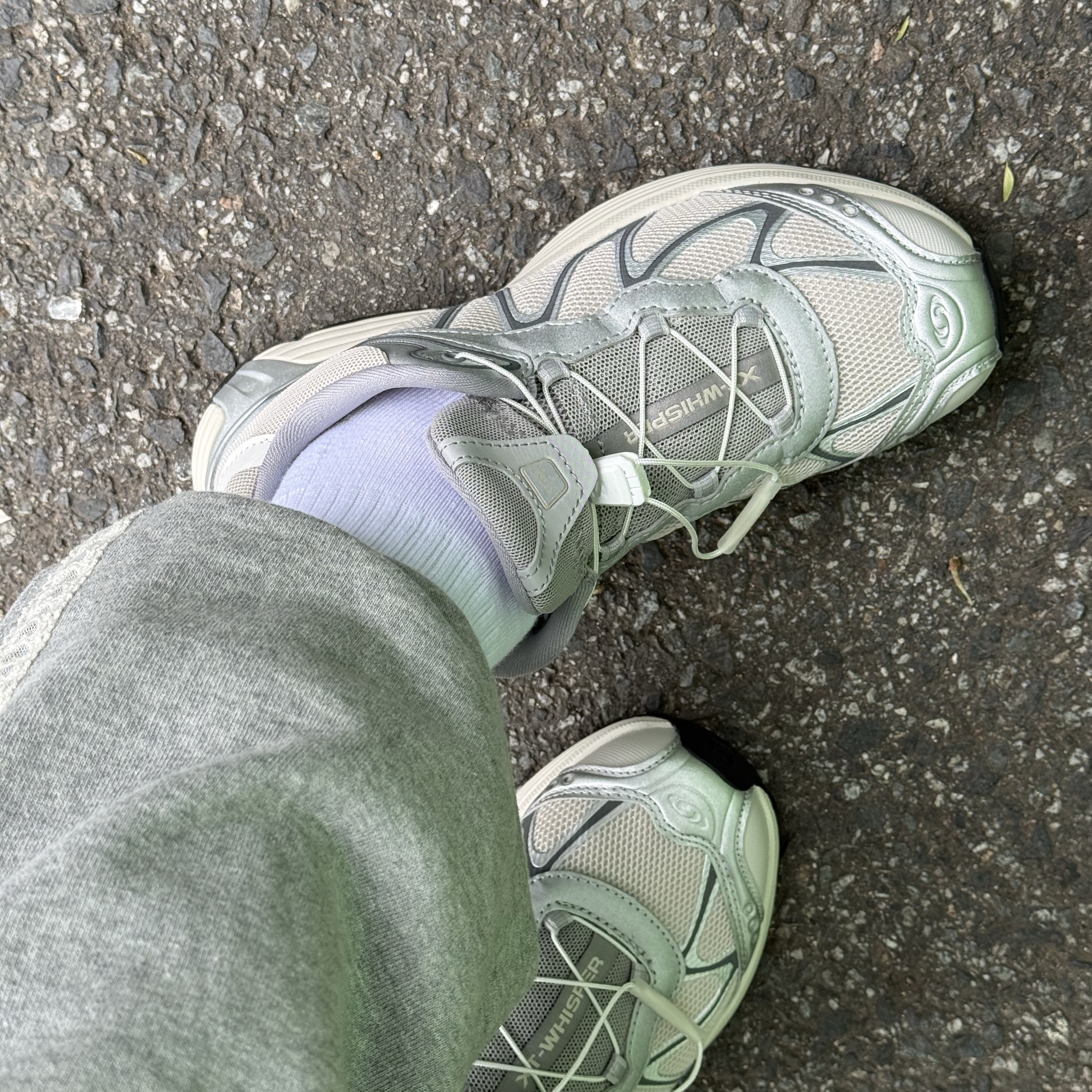 Salomon XT-Whisper Silver Lunar Rock 착용 스타일 - 2