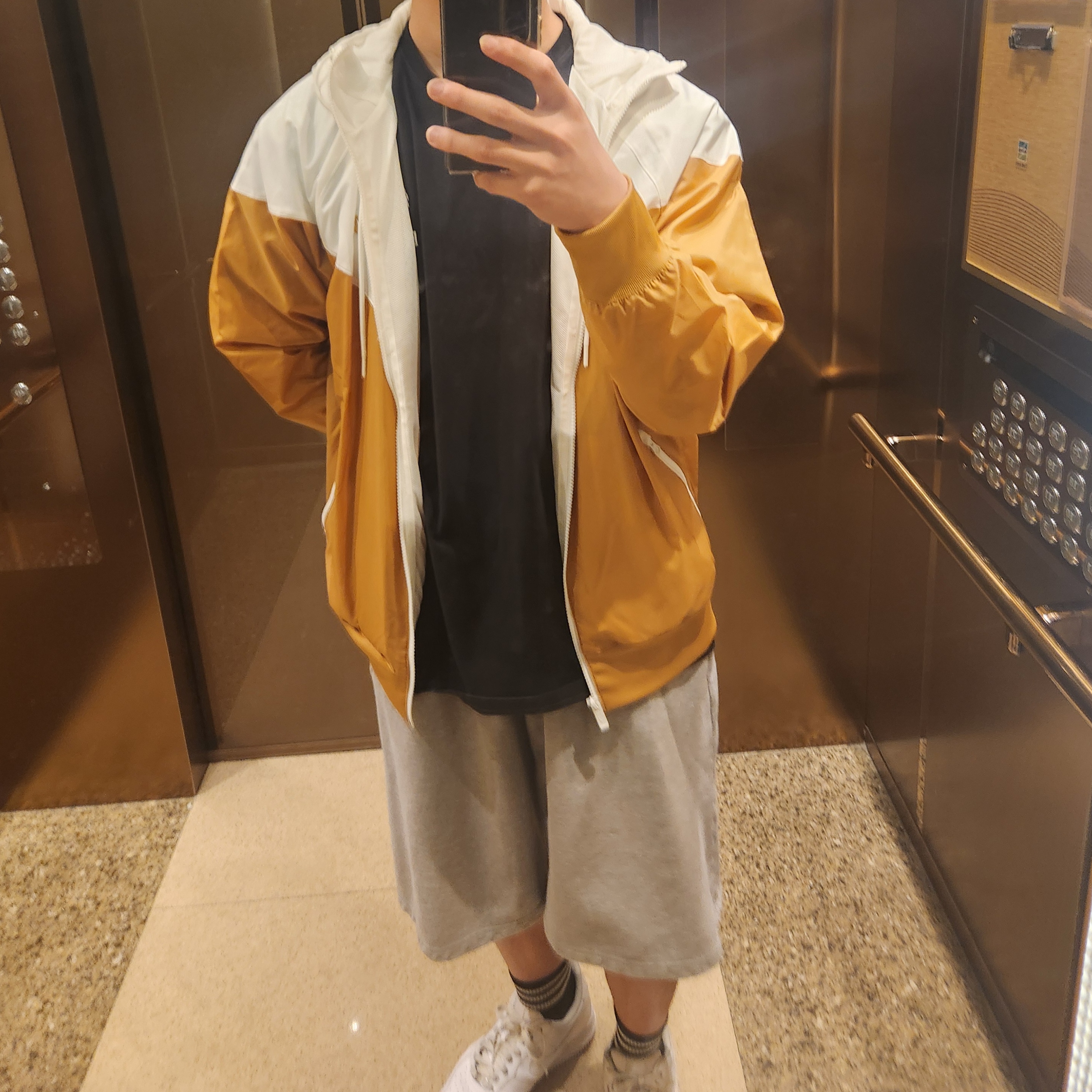 Nike NSW Windrunner Hooded Jacket Sail Flax - Asia 착용 스타일