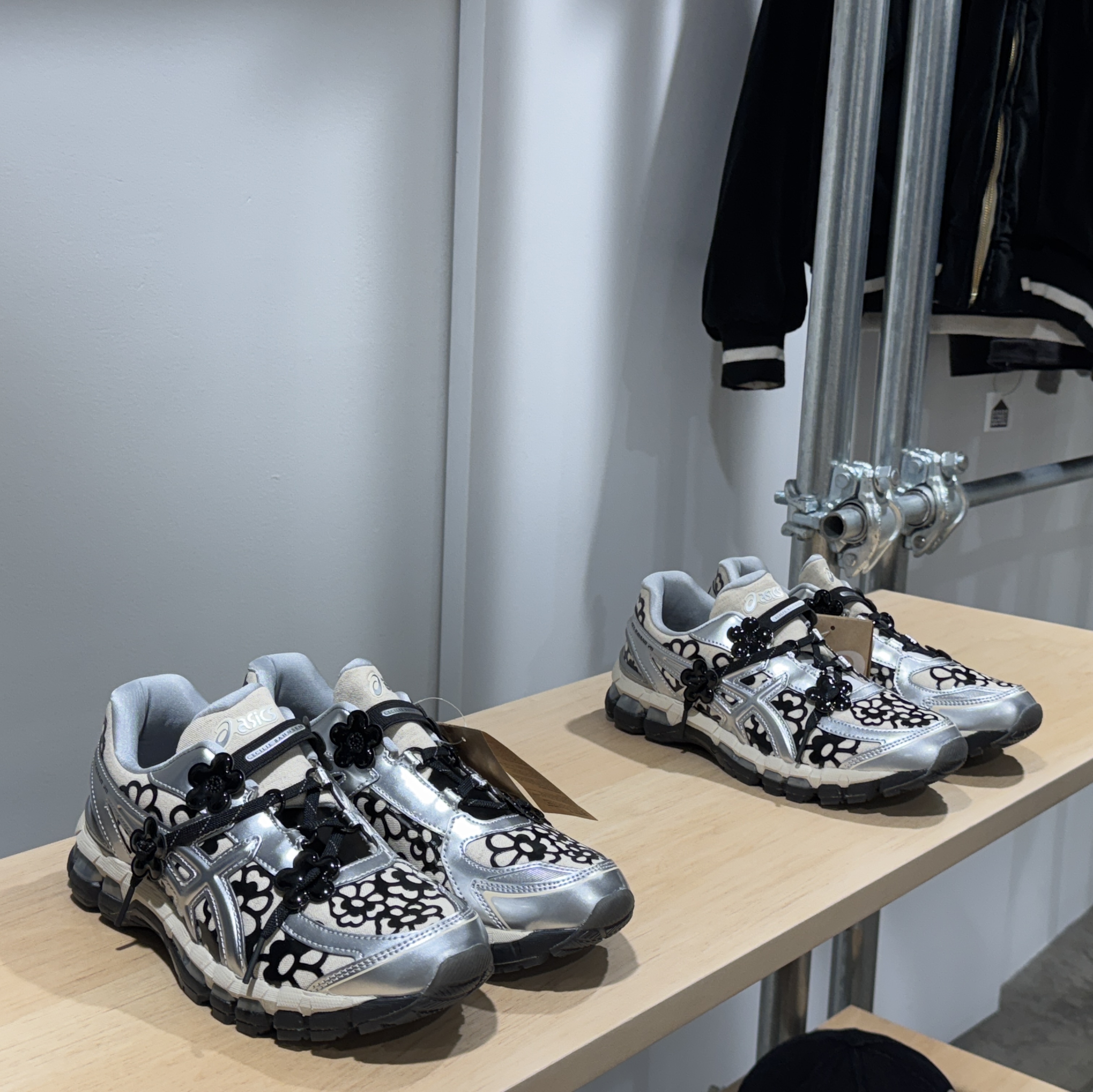 Asics x Cecilie Bahnsen Gel-Kayano 20 Vanilla Pure Silver 착용 스타일