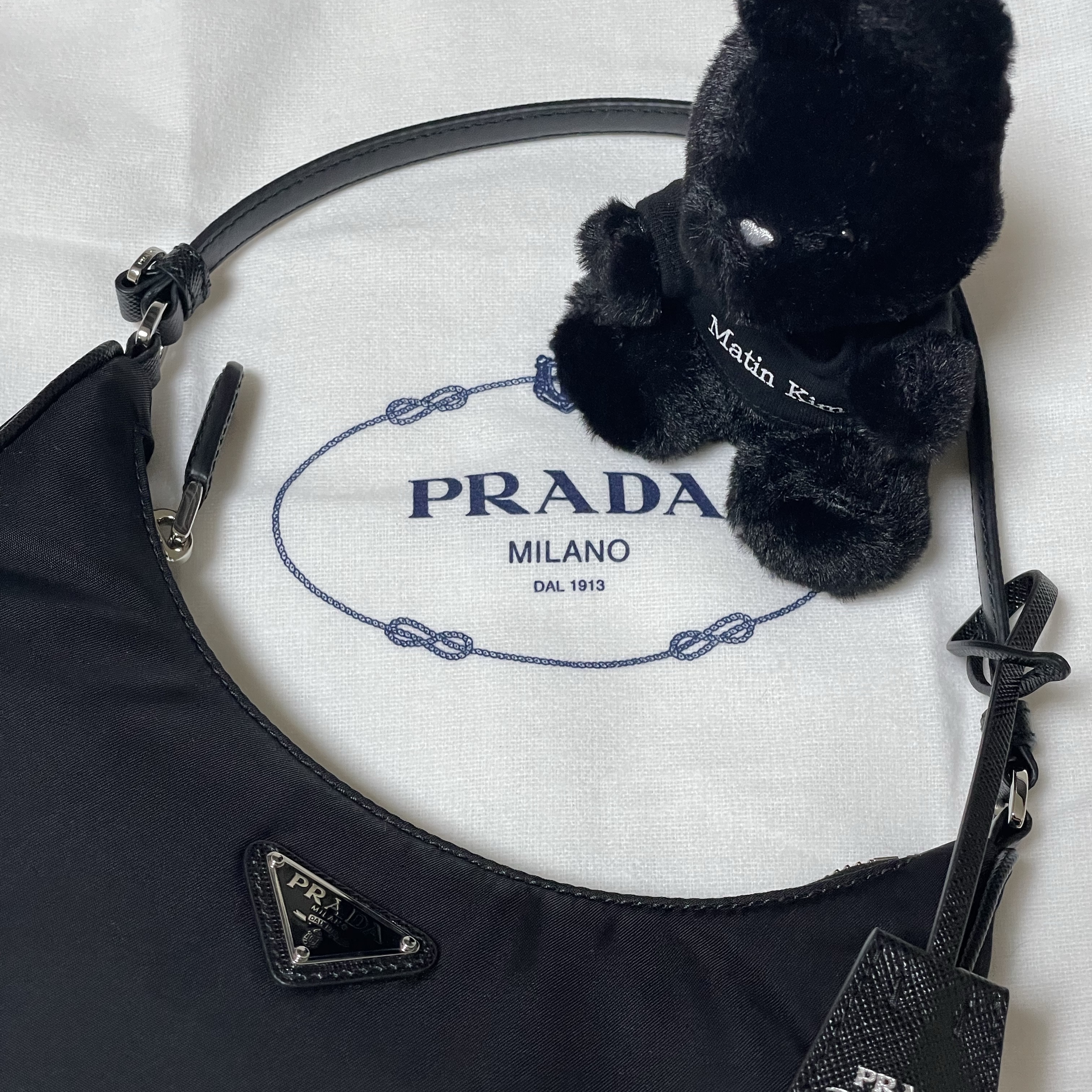 Prada Re-Edition 2005 Re-Nylon and Saffiano Mini Bag Black, Matin Kim Black Bunny Toy Keyring Black 착용 스타일