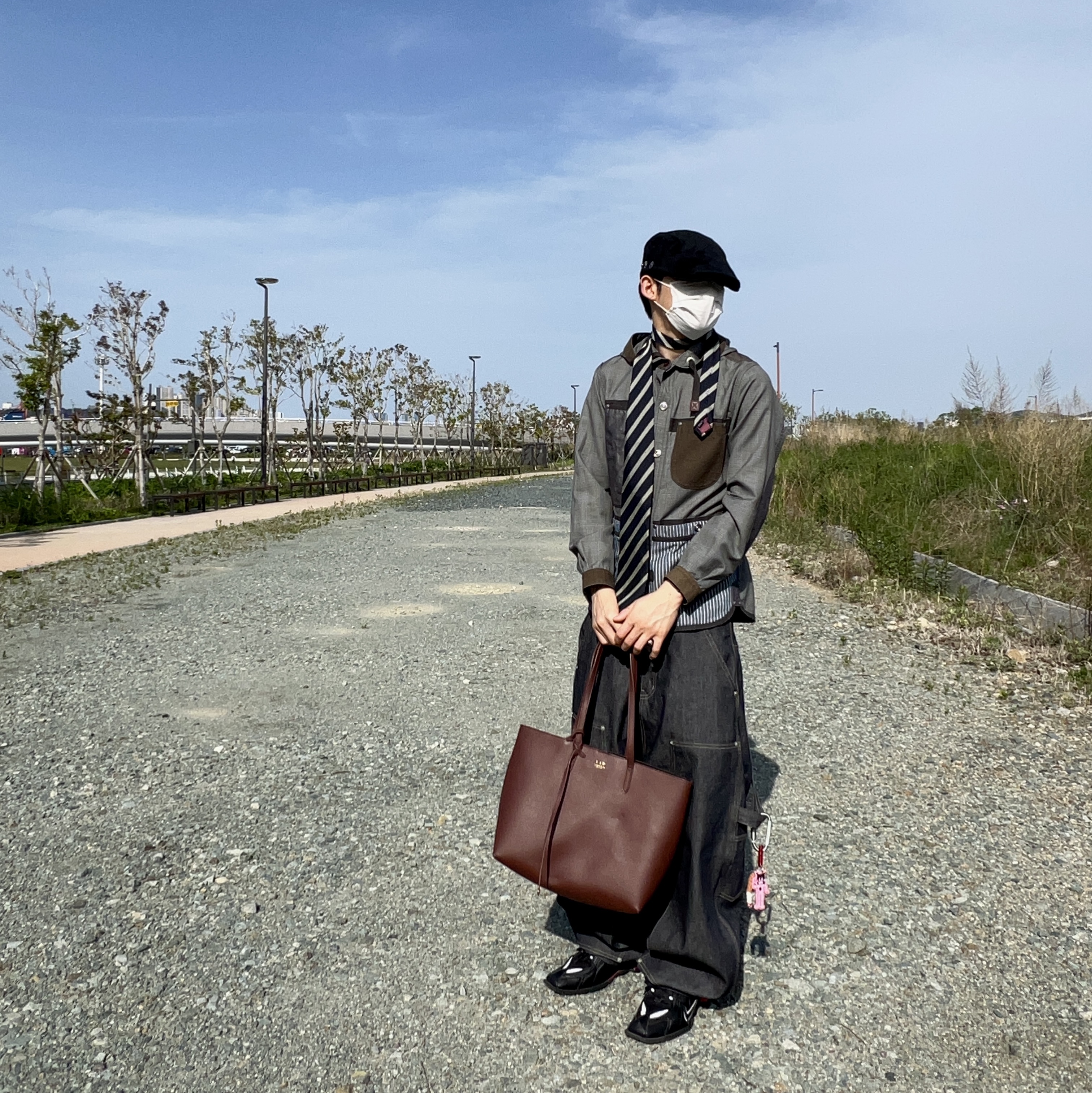 Kookeesee Eco Suede Stud Hunting Cap Black, Nike x Martine Rose Shox MR4 Black 착용 스타일 - 1