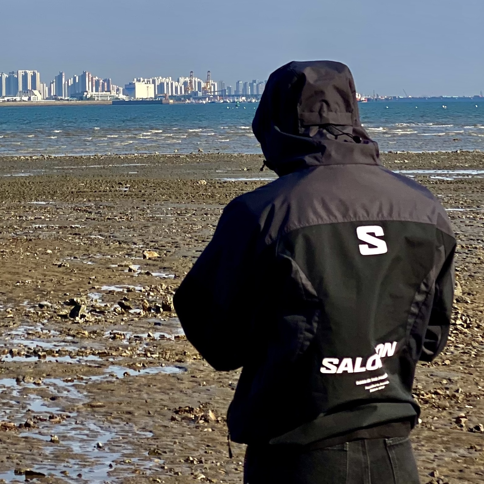 Salomon Slate GTX Windstopper Jacket Black 착용 스타일