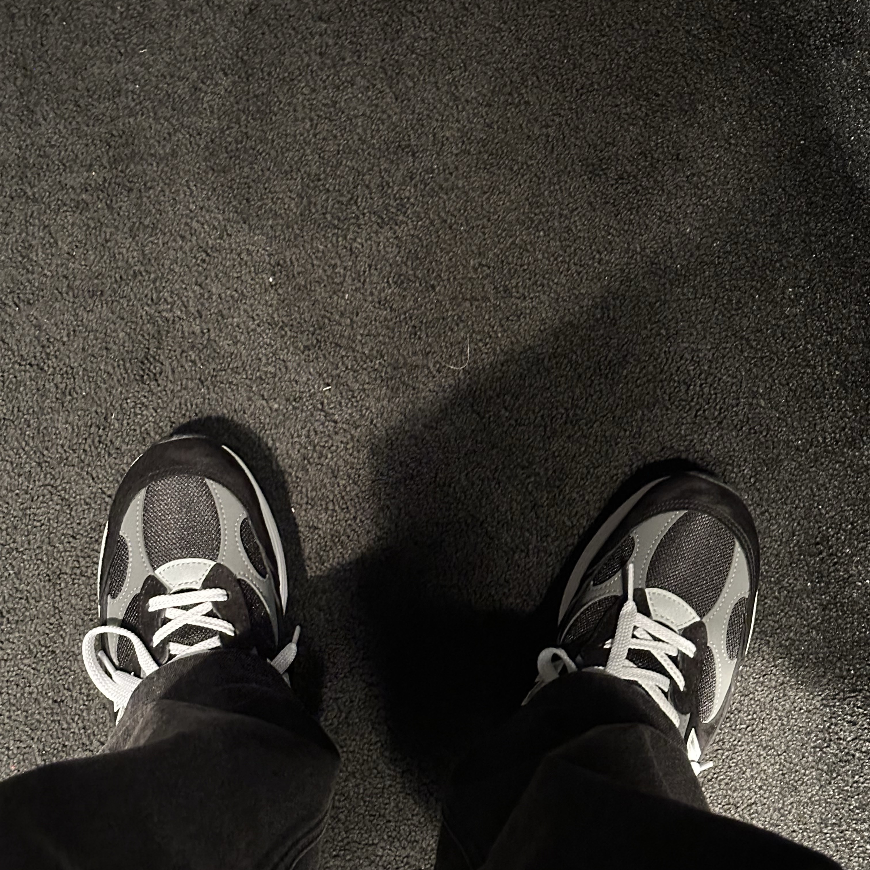 New Balance 992 Made in USA Core Black Grey 착용 스타일