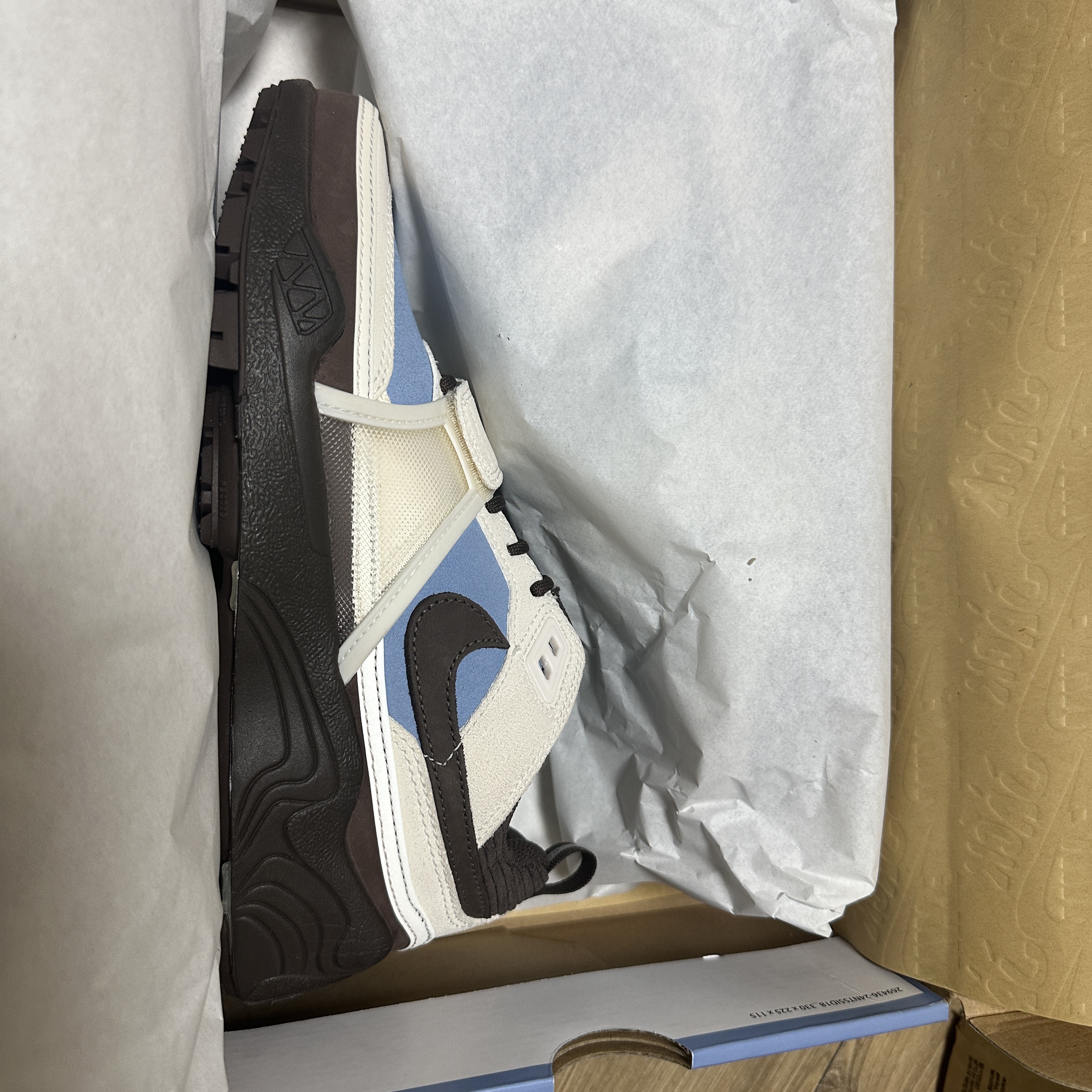 Nike x Travis Scott Zoom Field Jaxx Pale Ivory and Leche Blue 착용 스타일 - 1