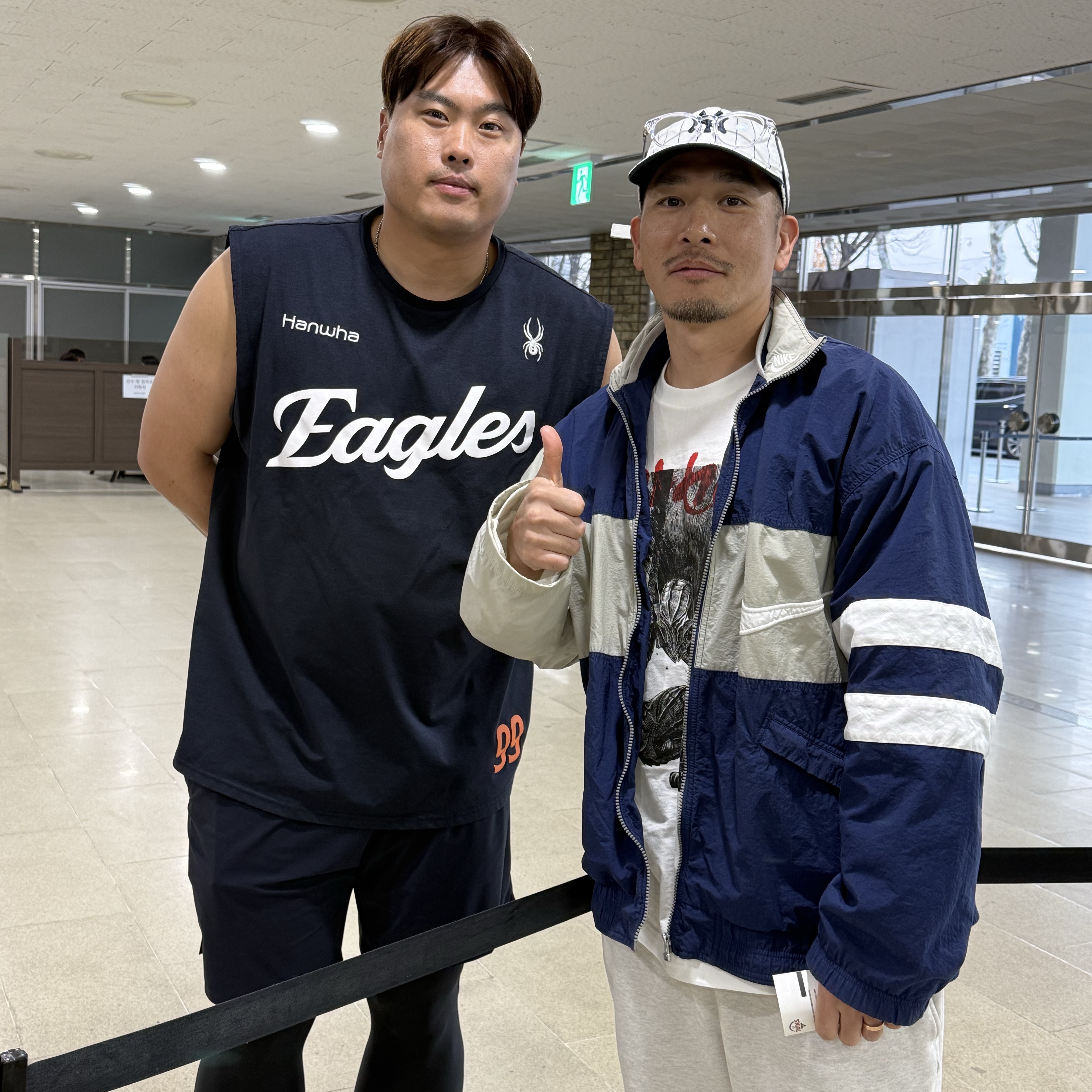 47 Brand New York Yankees BW Clean Up White, Uniqlo UT x Berserk Manga Curation Graphic T-Shirt A White 착용 스타일