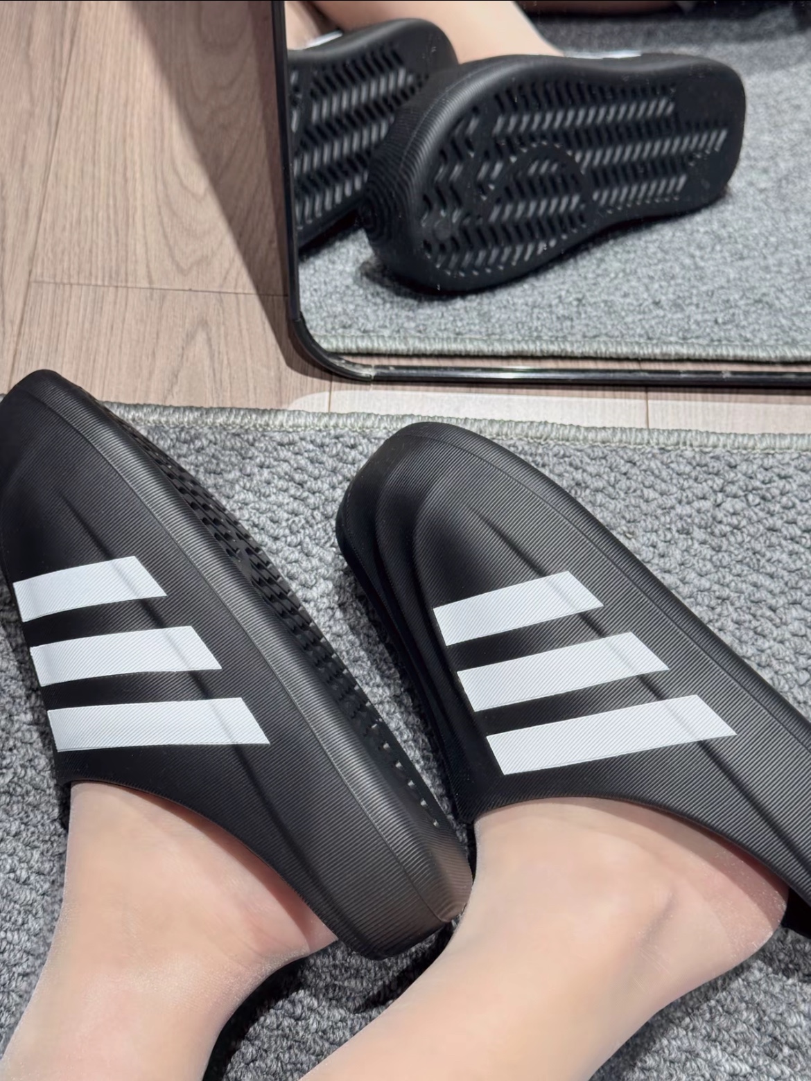 Adidas Adifom Superstar Mule Core Black 착용 스타일 - 3