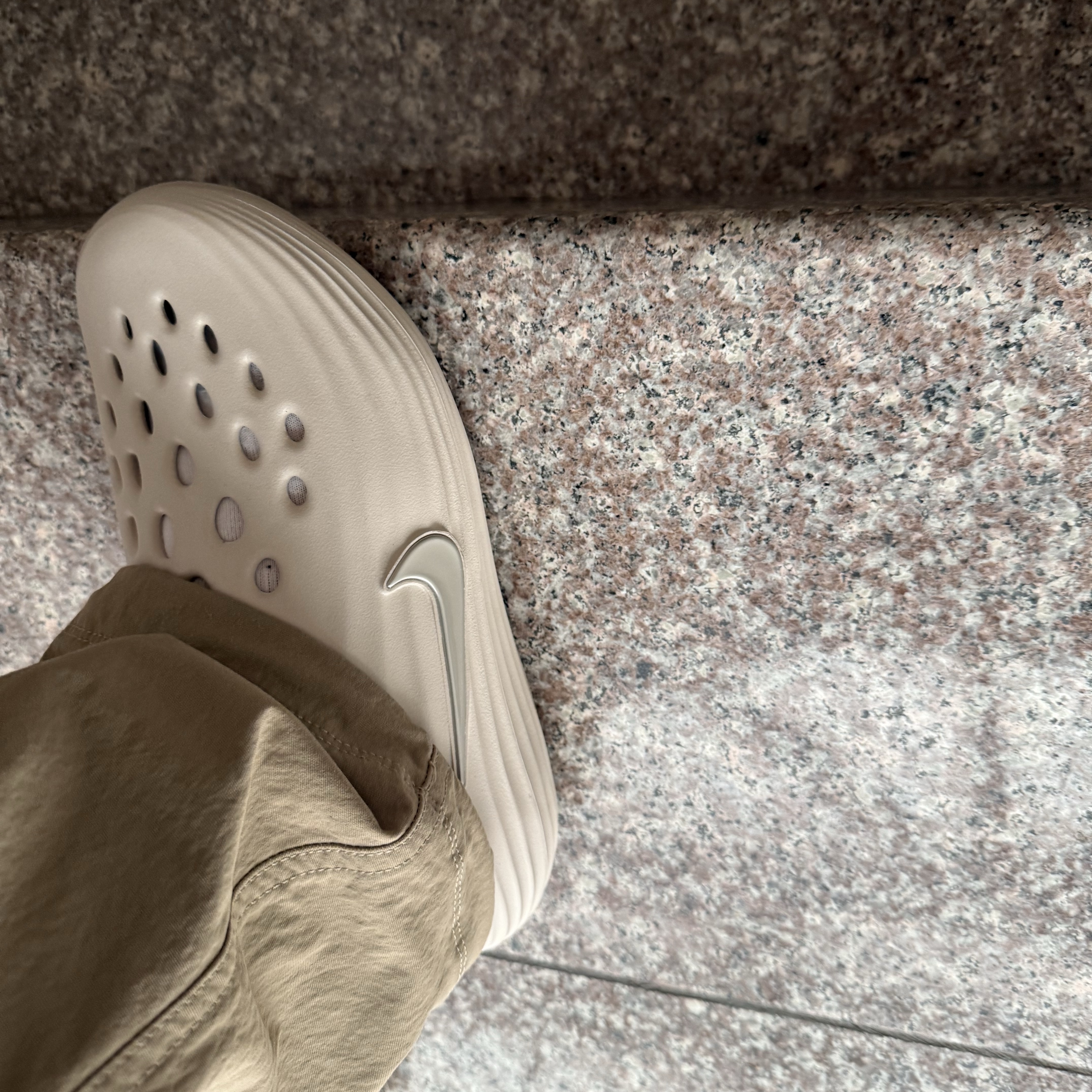 Nike ReactX Rejuven8 Light Orewood Brown 착용 스타일
