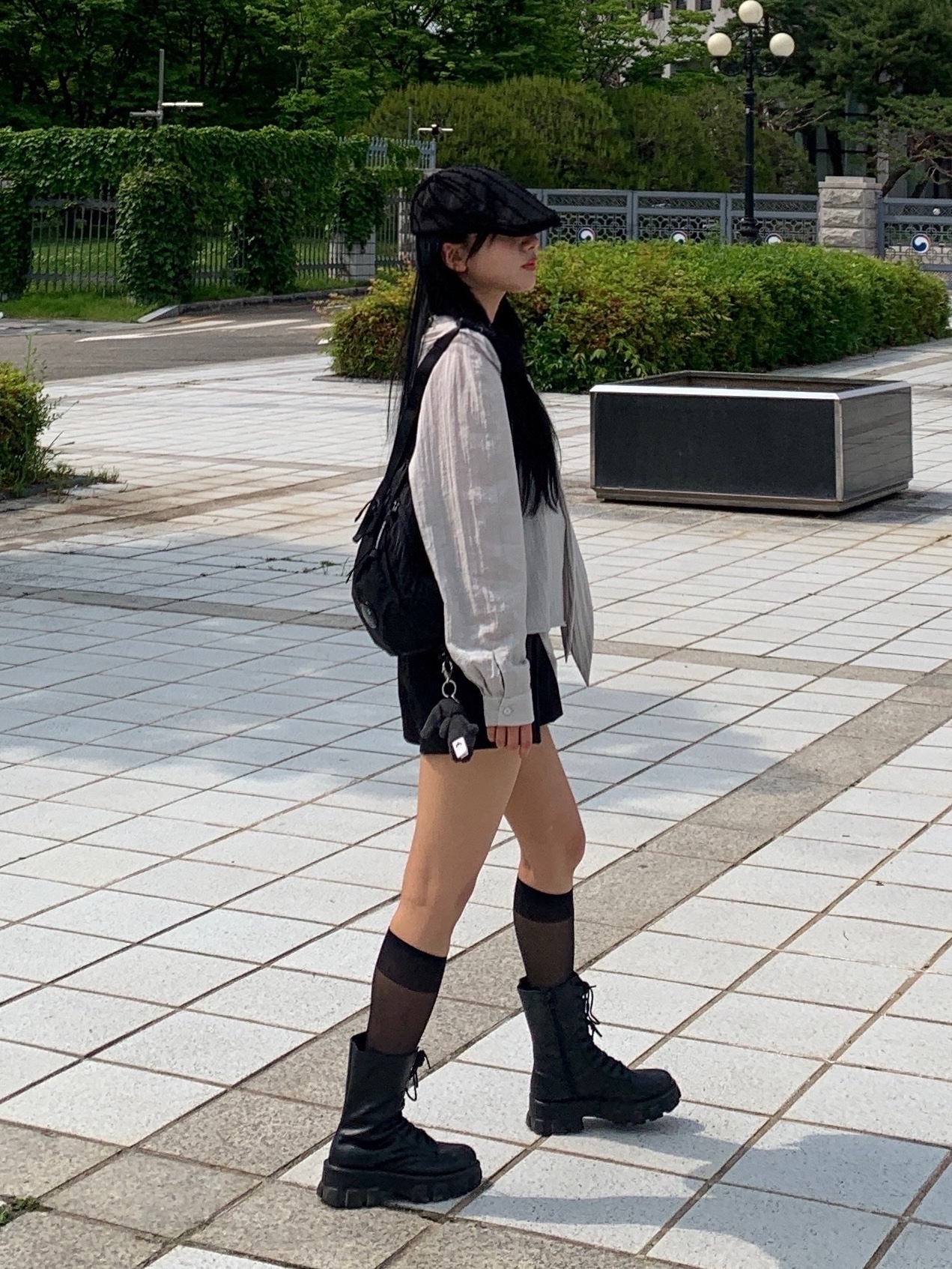 C.P. Company Nylon B Lens Crossbody Bag Black - 25SS, Jellycat Bashful Bunny Bag Charm Ink 착용 스타일 - 2