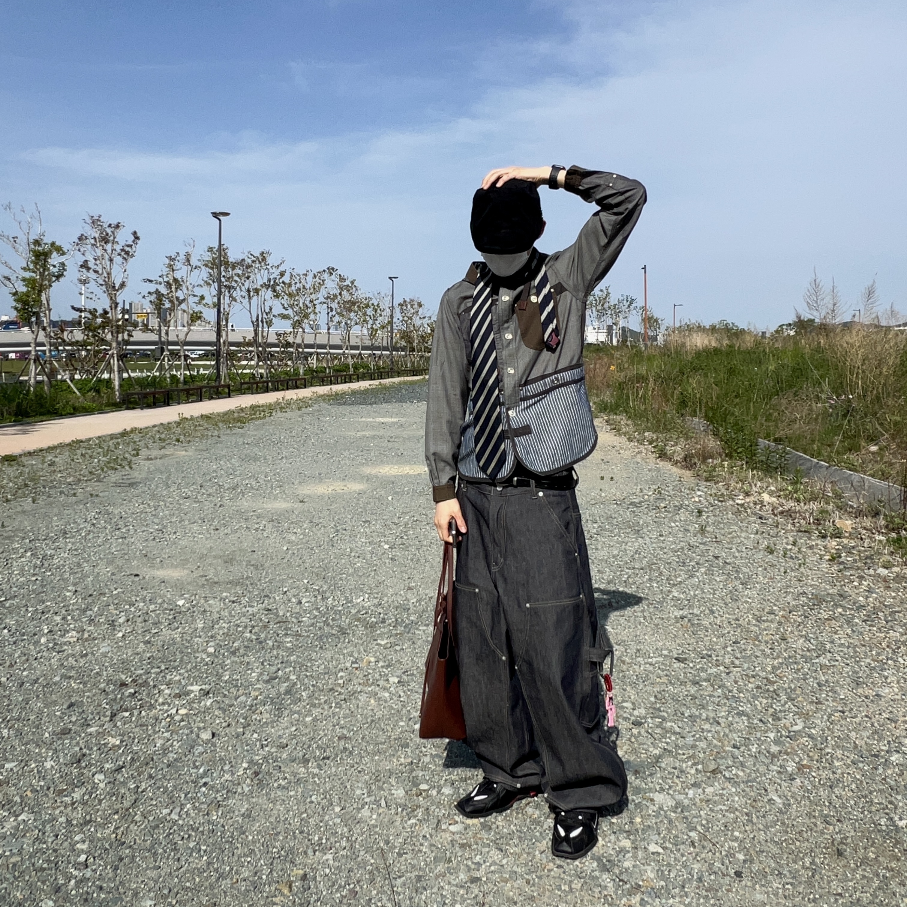 Kookeesee Eco Suede Stud Hunting Cap Black, Nike x Martine Rose Shox MR4 Black 착용 스타일 - 3