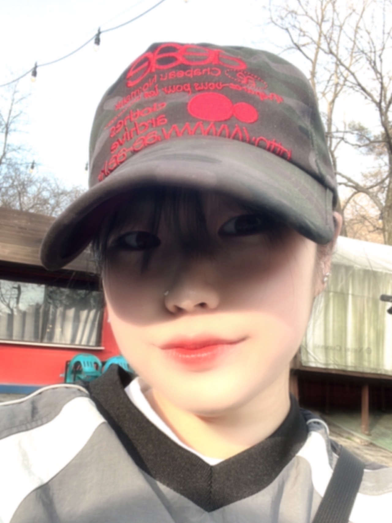AEAE Web Logo Camo 5 Pannel Cap Black 착용 스타일