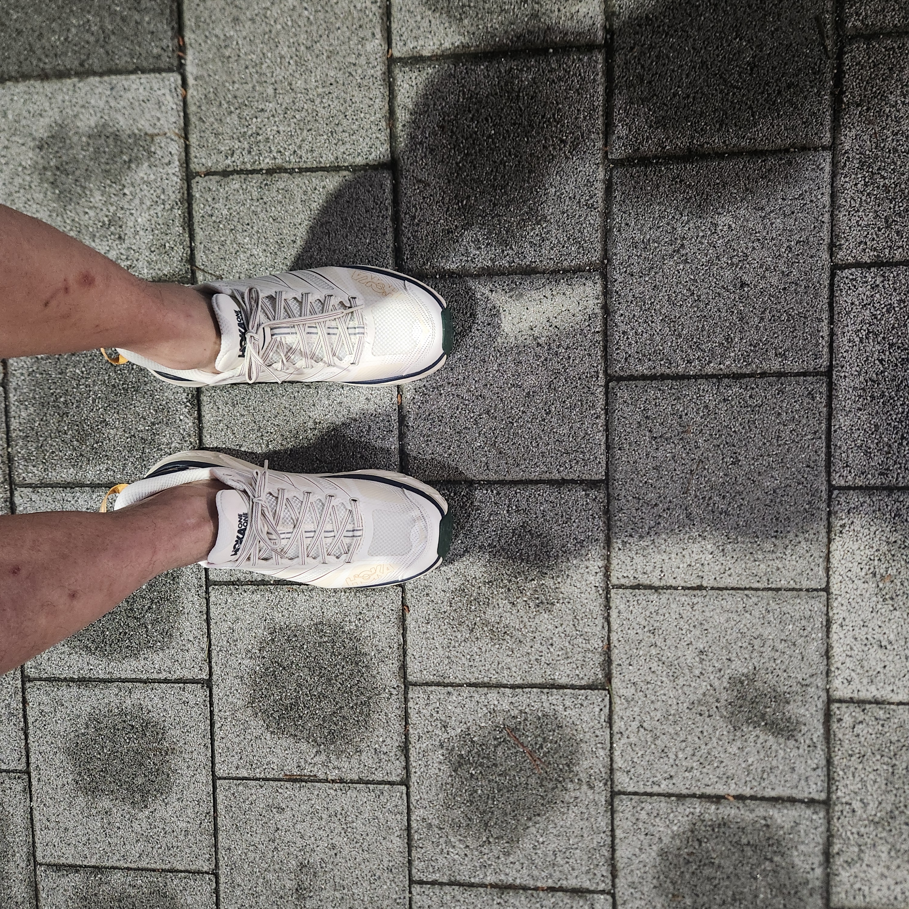 Hoka Mafate Speed 2 Alabaster Oat Milk 착용 스타일