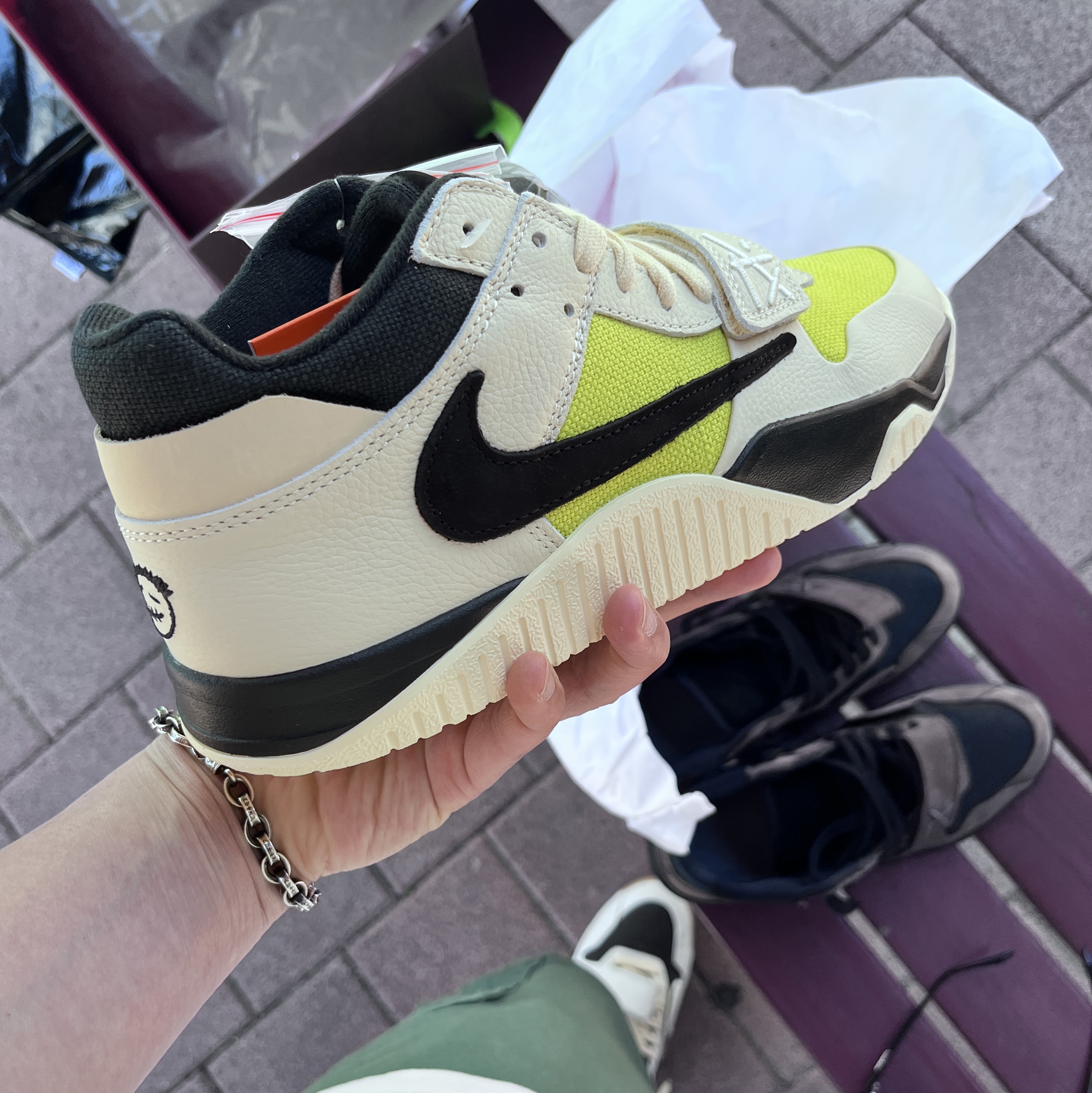 Jordan x Travis Scott Jumpman Jack TR Bright Cactus, Jordan x Travis Scott Jumpman Jack TR Sail and Dark Mocha 착용 스타일 - 4