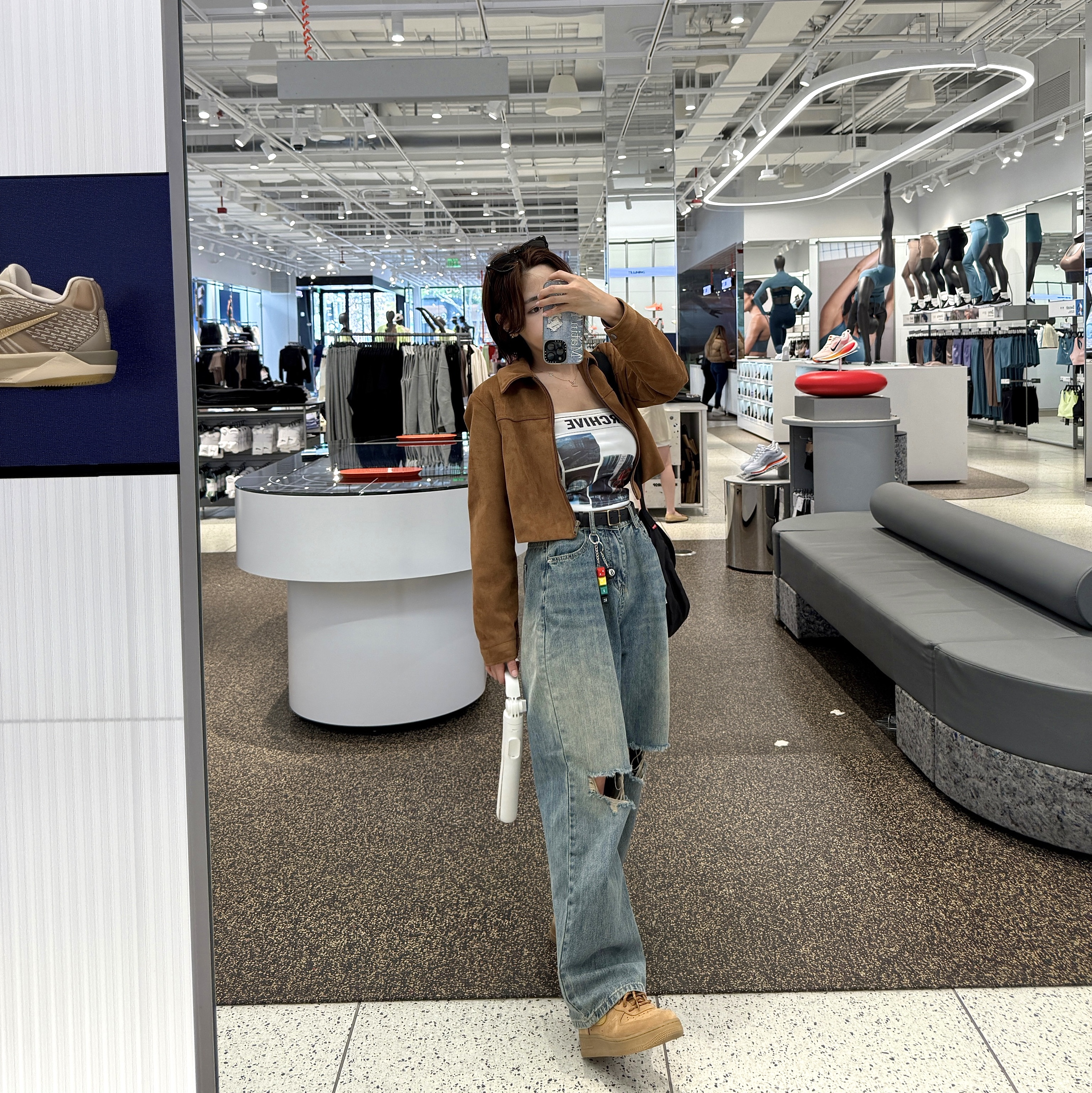 (W) Nike Air Force 1 '07 WB Flax Wheat, G-DRAGON Ubermensch Keycap Keyring 착용 스타일