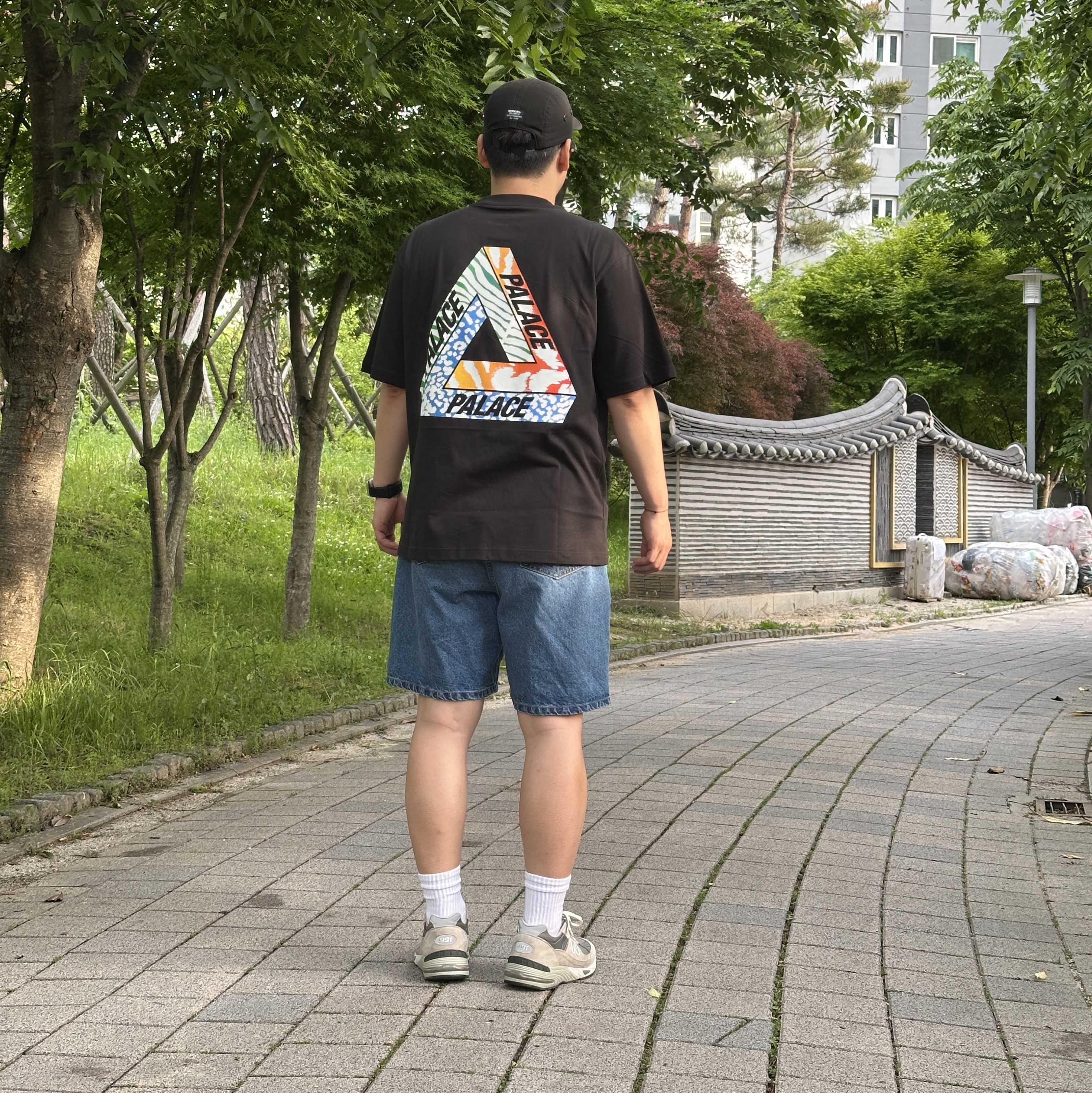 Palace Jungle Dream T-Shirt Black - 24FW 착용 스타일