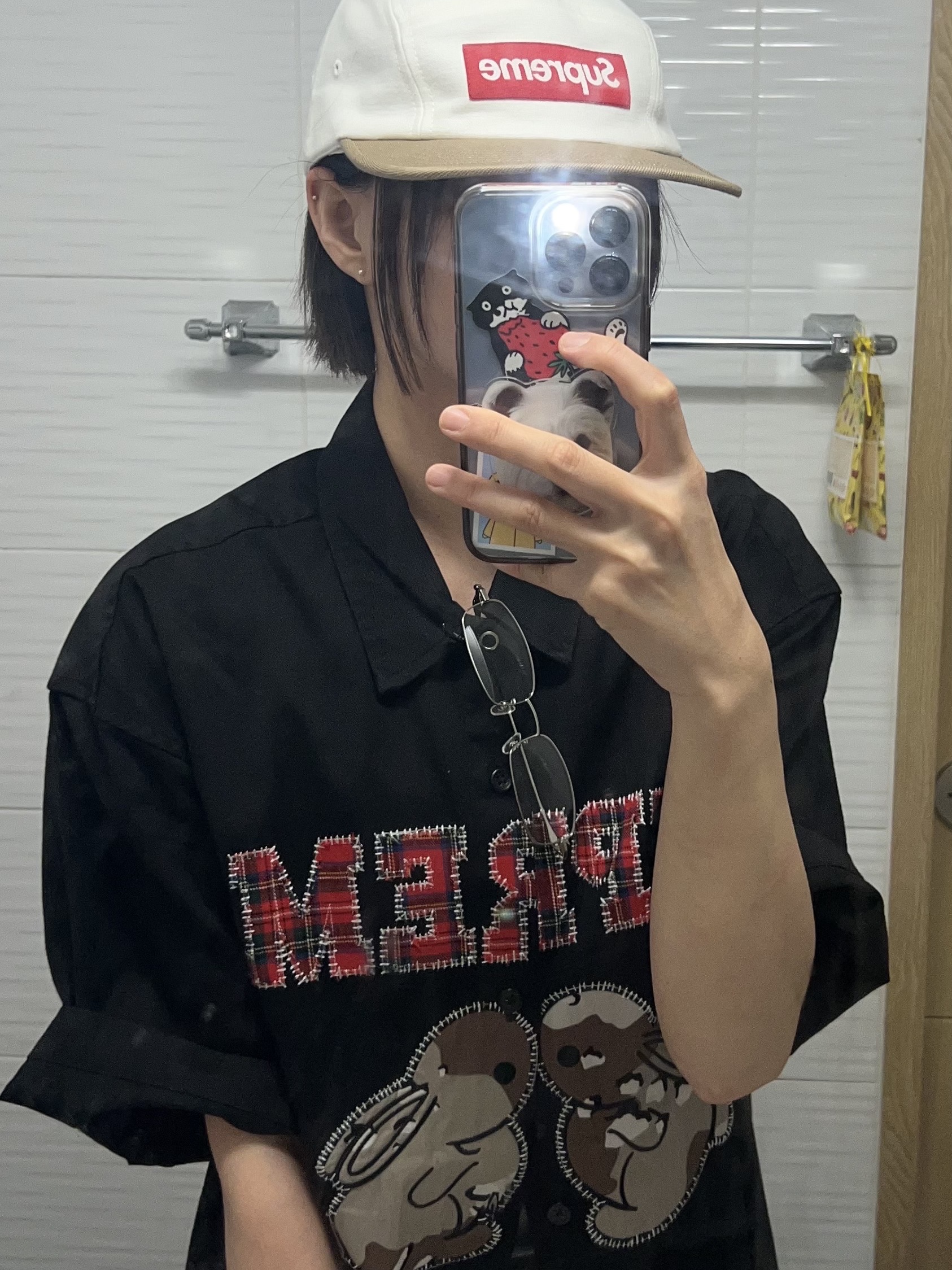 Supreme 2-Tone Camp Cap White - 23FW, Supreme Bunnies S/S Work Shirt Black - 23SS 착용 스타일