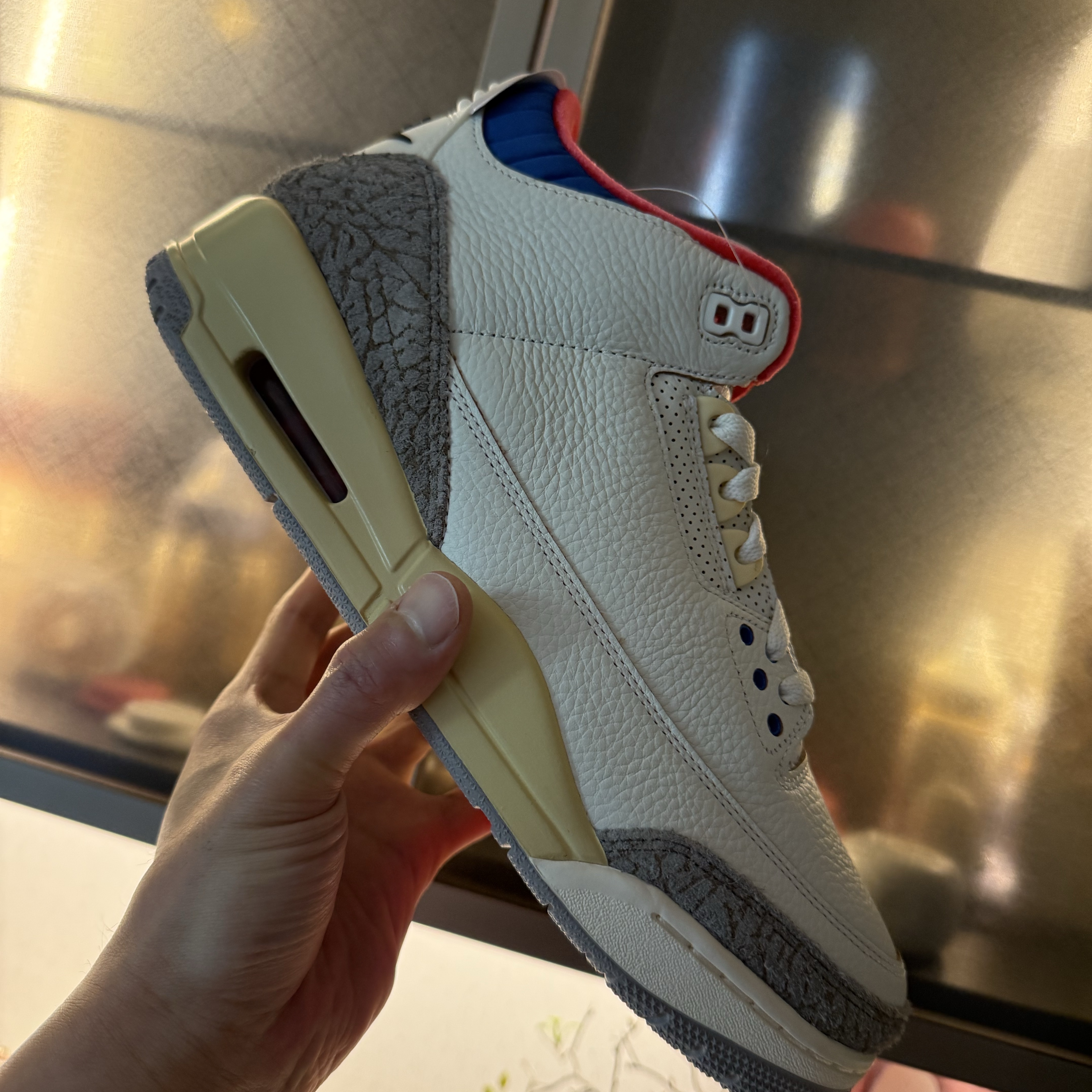 Jordan 3 Retro Seoul 2.0, AEAE Web Logo T-Shirts Strawberry 착용 스타일 - 4