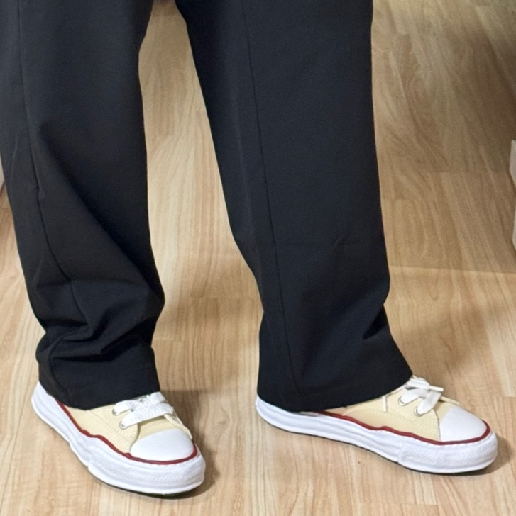 Maison Mihara Yasuhiro Peterson OG Sole Canvas Low-top Sneakers Natural 착용 스타일 - 3