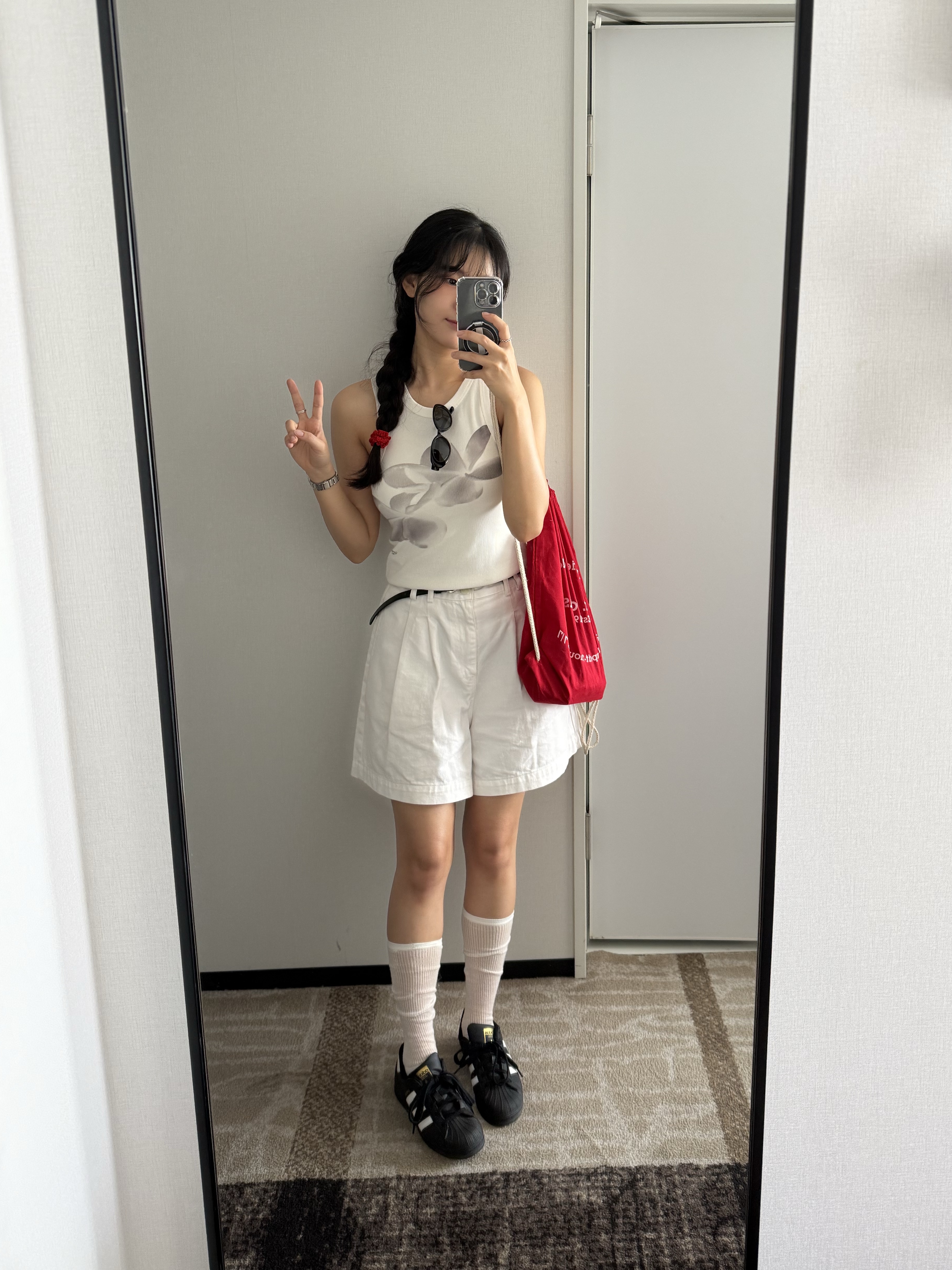 (J) Adidas Superstar Black White 착용 스타일
