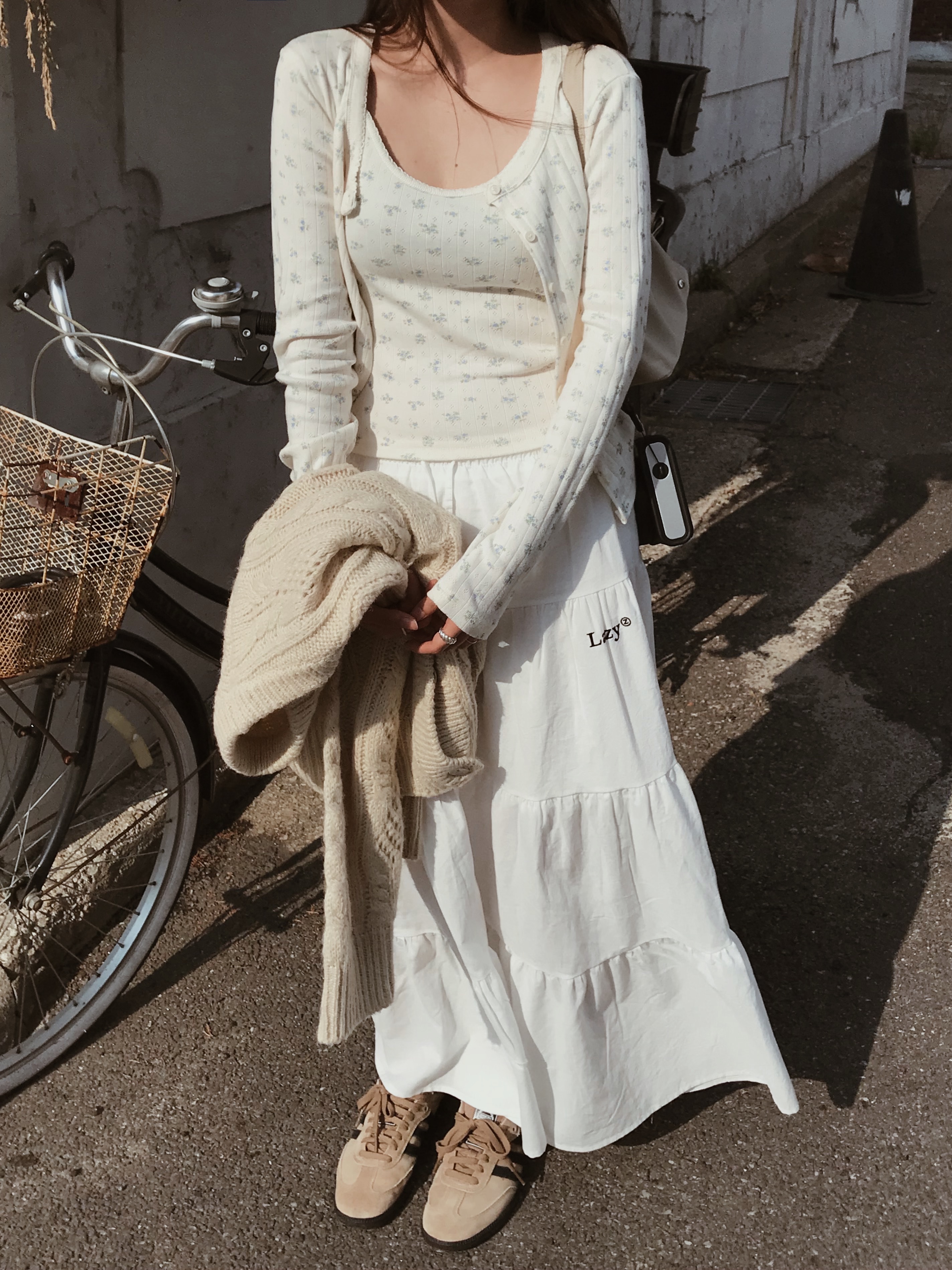Lazyz Lazy Cancan Shirring Skirt White 착용 스타일 - 3
