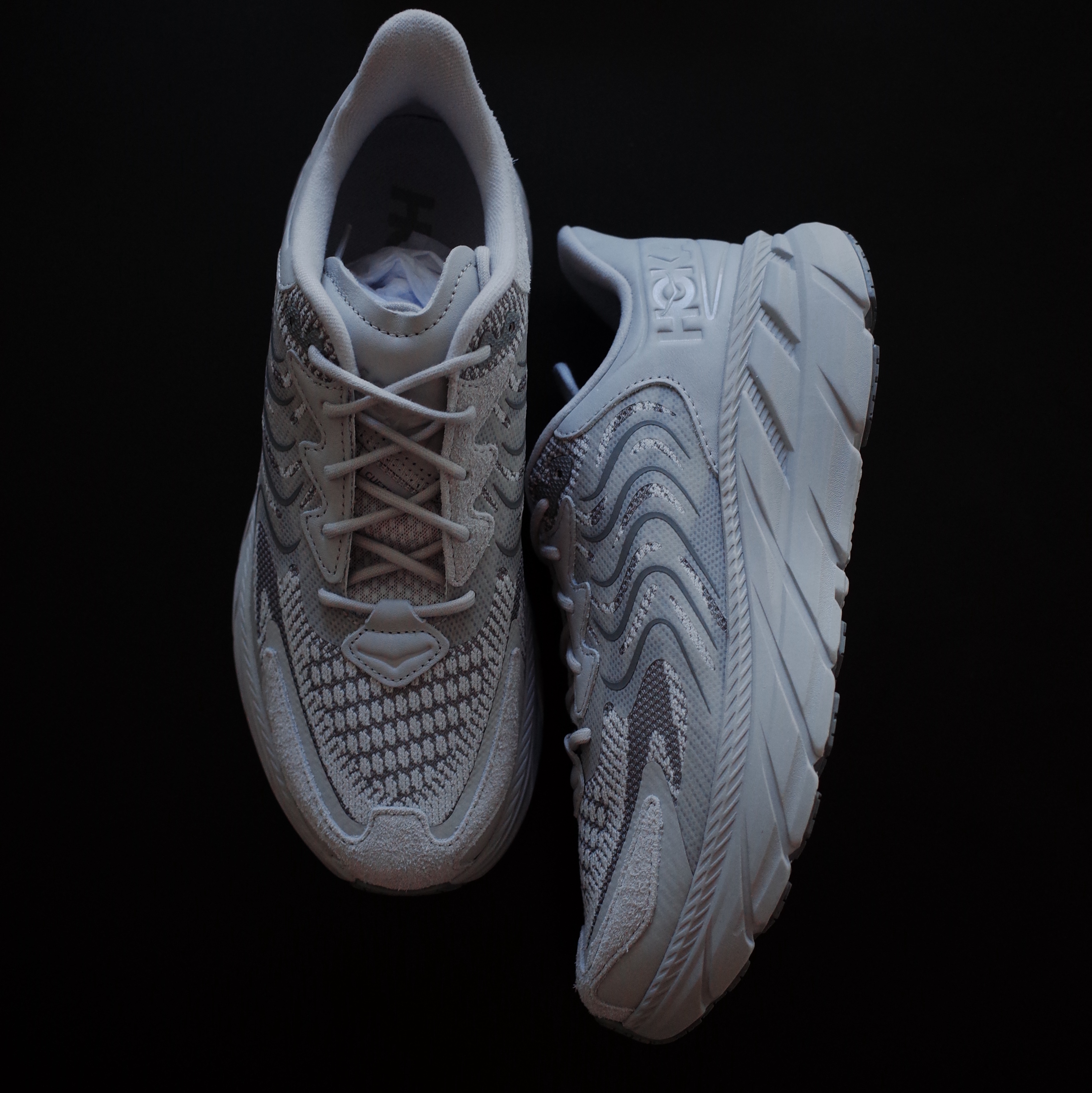 Hoka Clifton LS Stardust Galactic Grey 착용 스타일