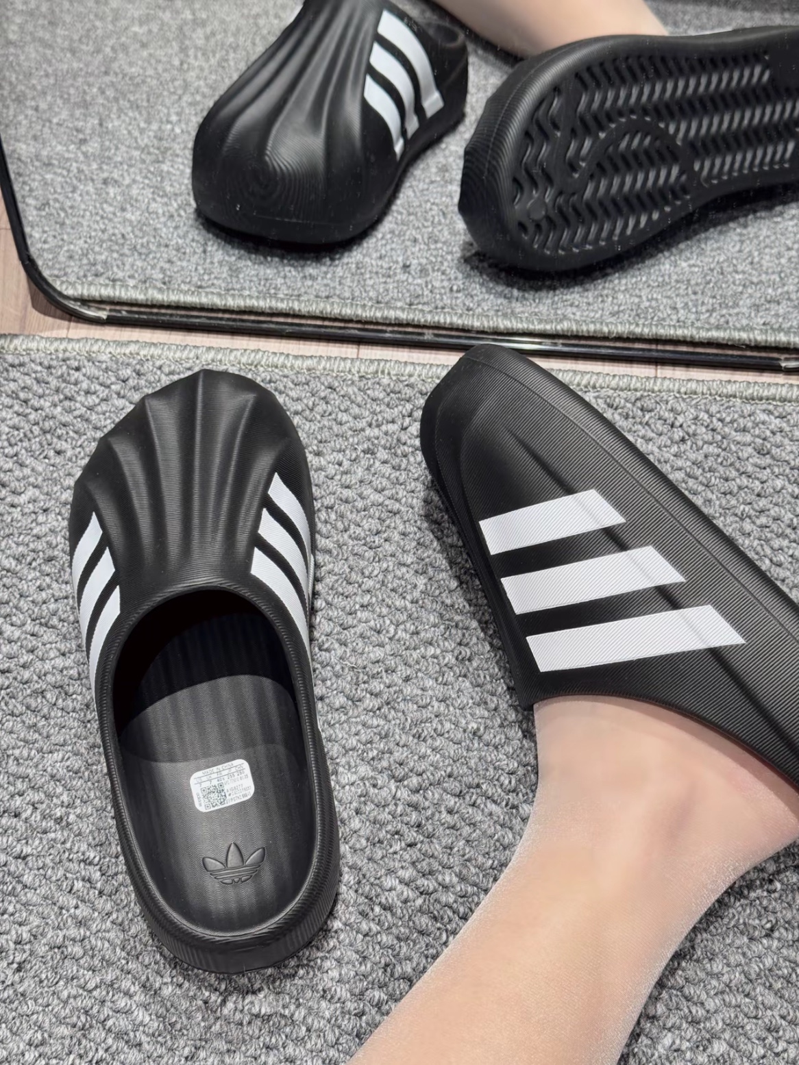 Adidas Adifom Superstar Mule Core Black 착용 스타일 - 2