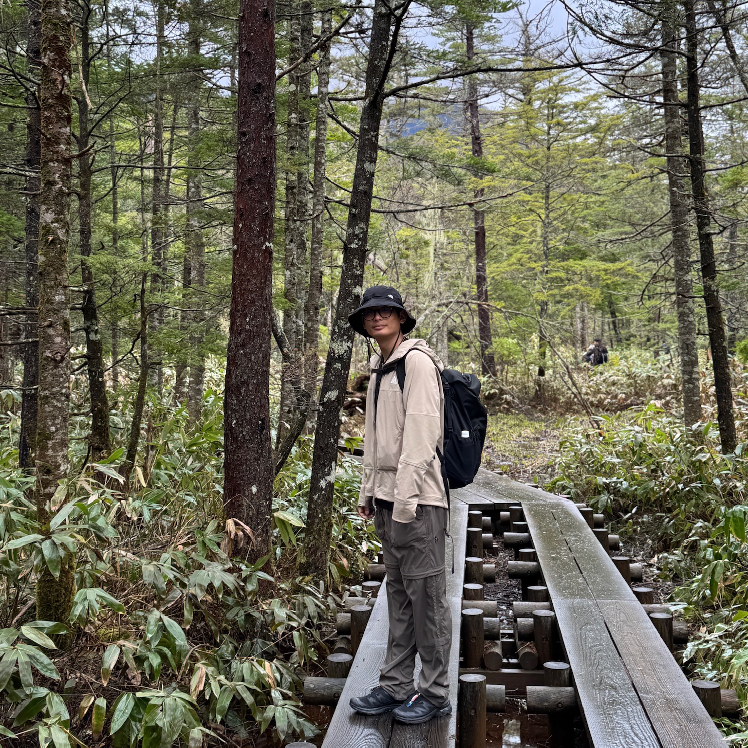 Arc'teryx Mantis 30 Backpack Black, Salomon XT-6 ADV Black 착용 스타일 - 1