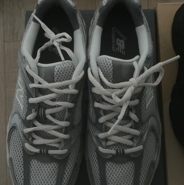 New Balance 530 Premium Vintage Grey Matter 착용 스타일