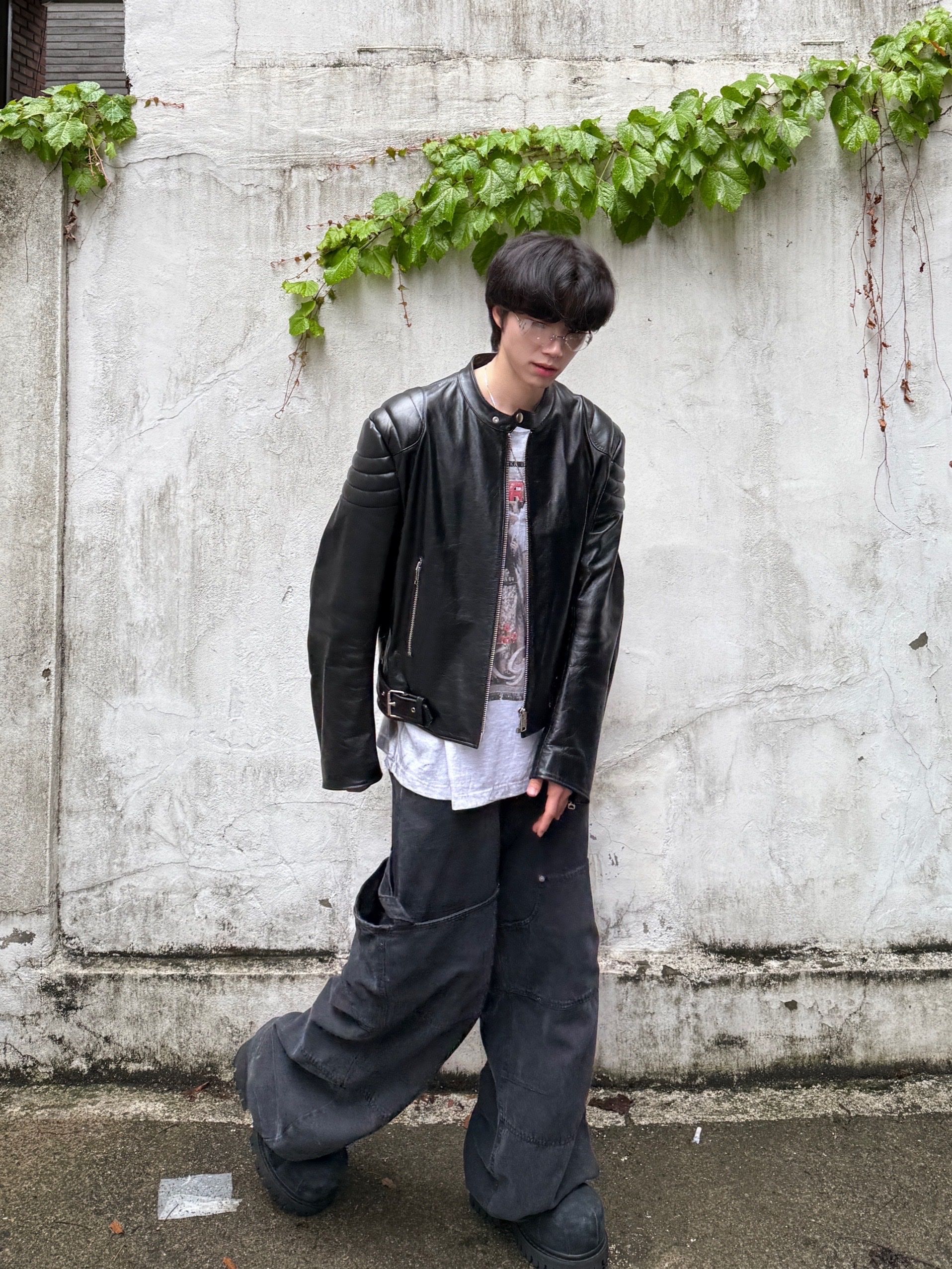 Kamien x MJD Double Hole Belt Black Shearling Calfskin, Balenciaga Stomper Bootie Black 착용 스타일 - 5
