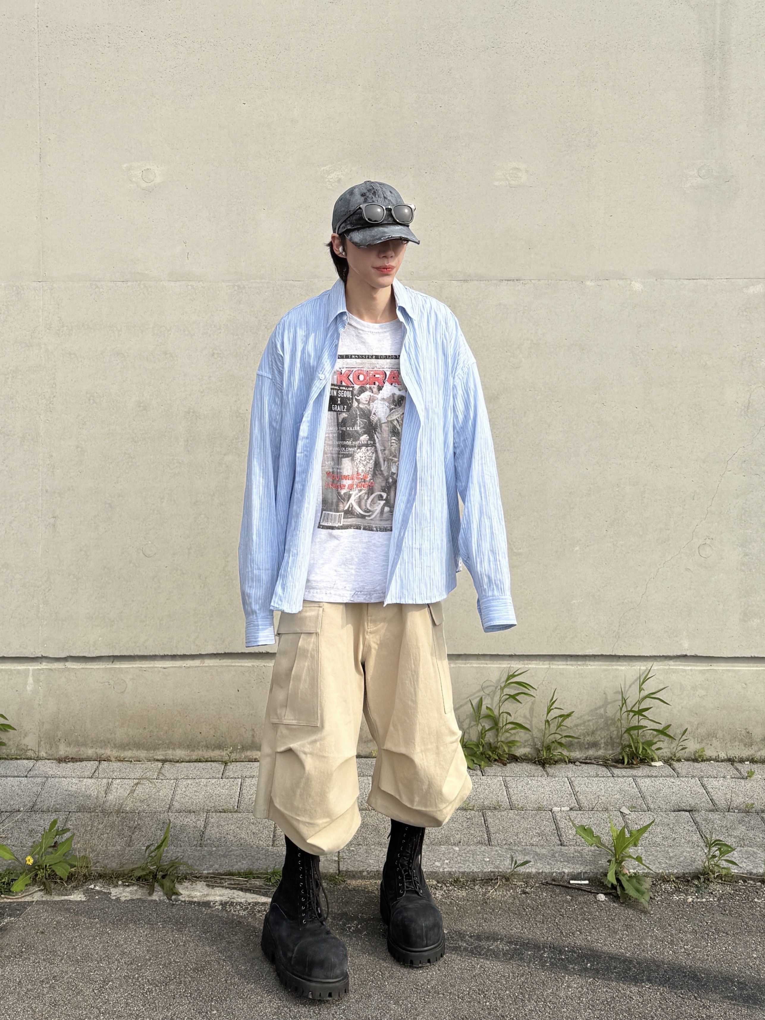 Balenciaga Stomper Bootie Black, GRAILZ x KOIN SEOUL Magazine T-Shirts Melange Grey 착용 스타일 - 3
